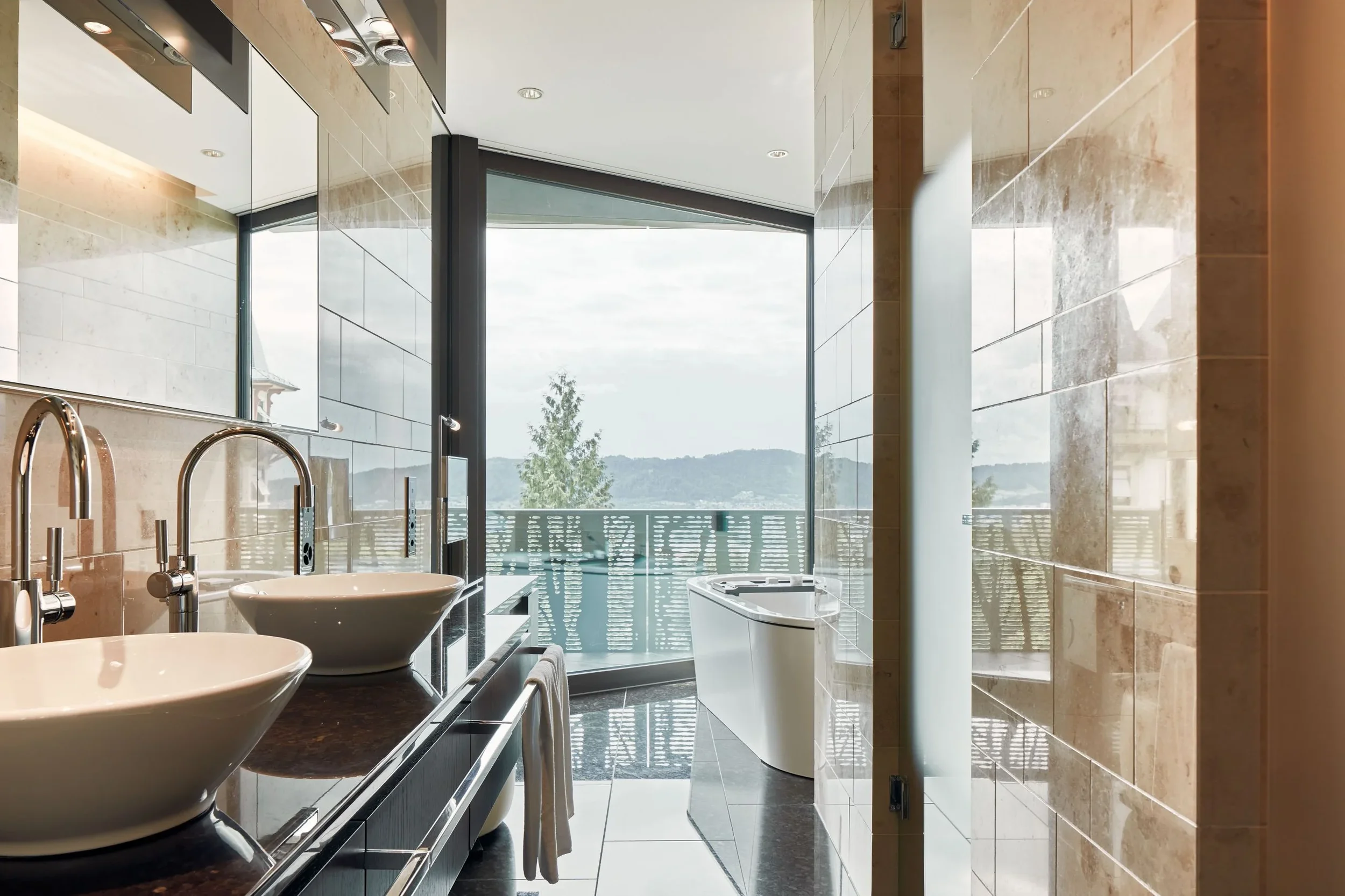 Junior-Suite-Grand_Wing_fullres-2-2560x1706.jpg.webp