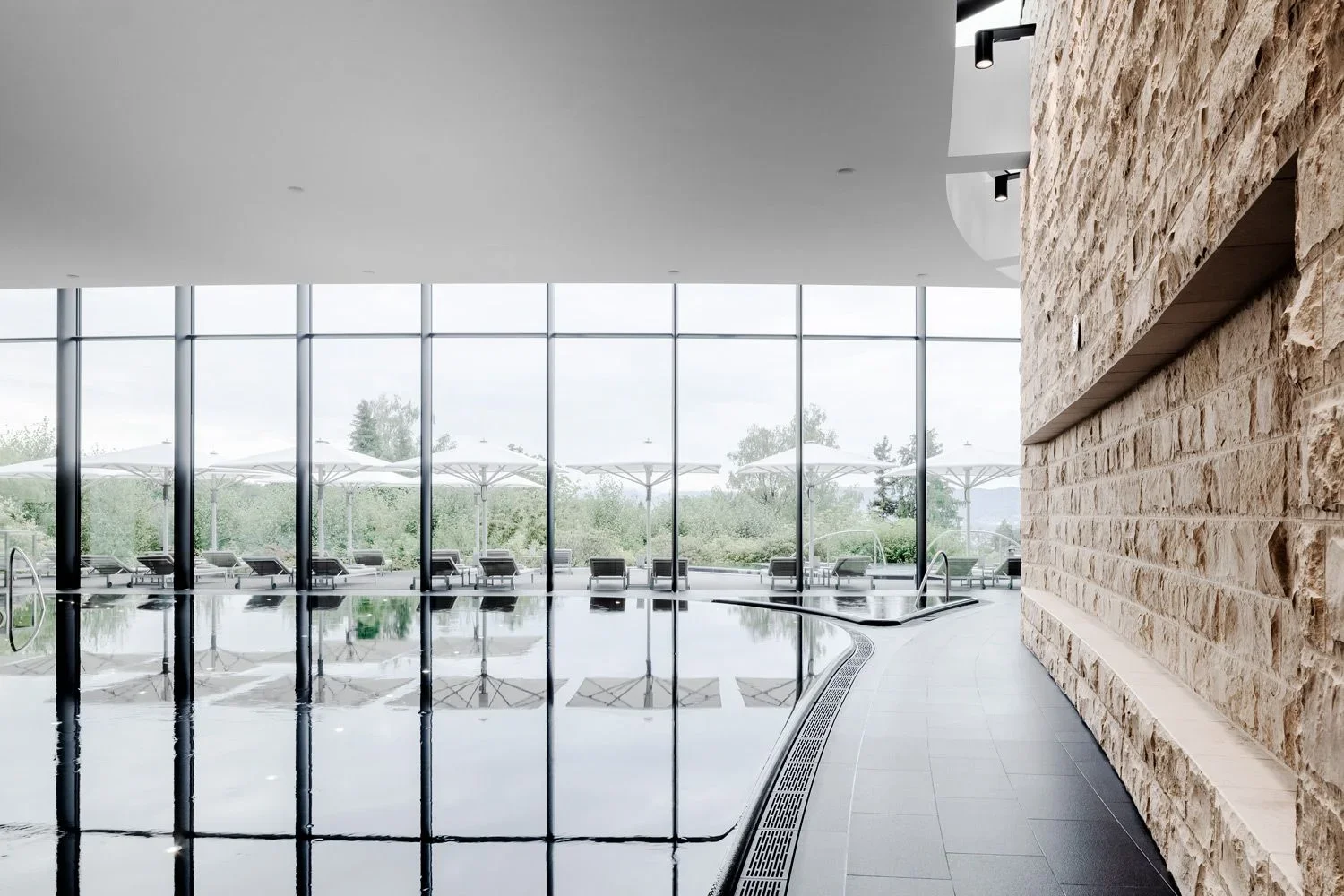 HB_Spa_Pool_web.jpg.webp
