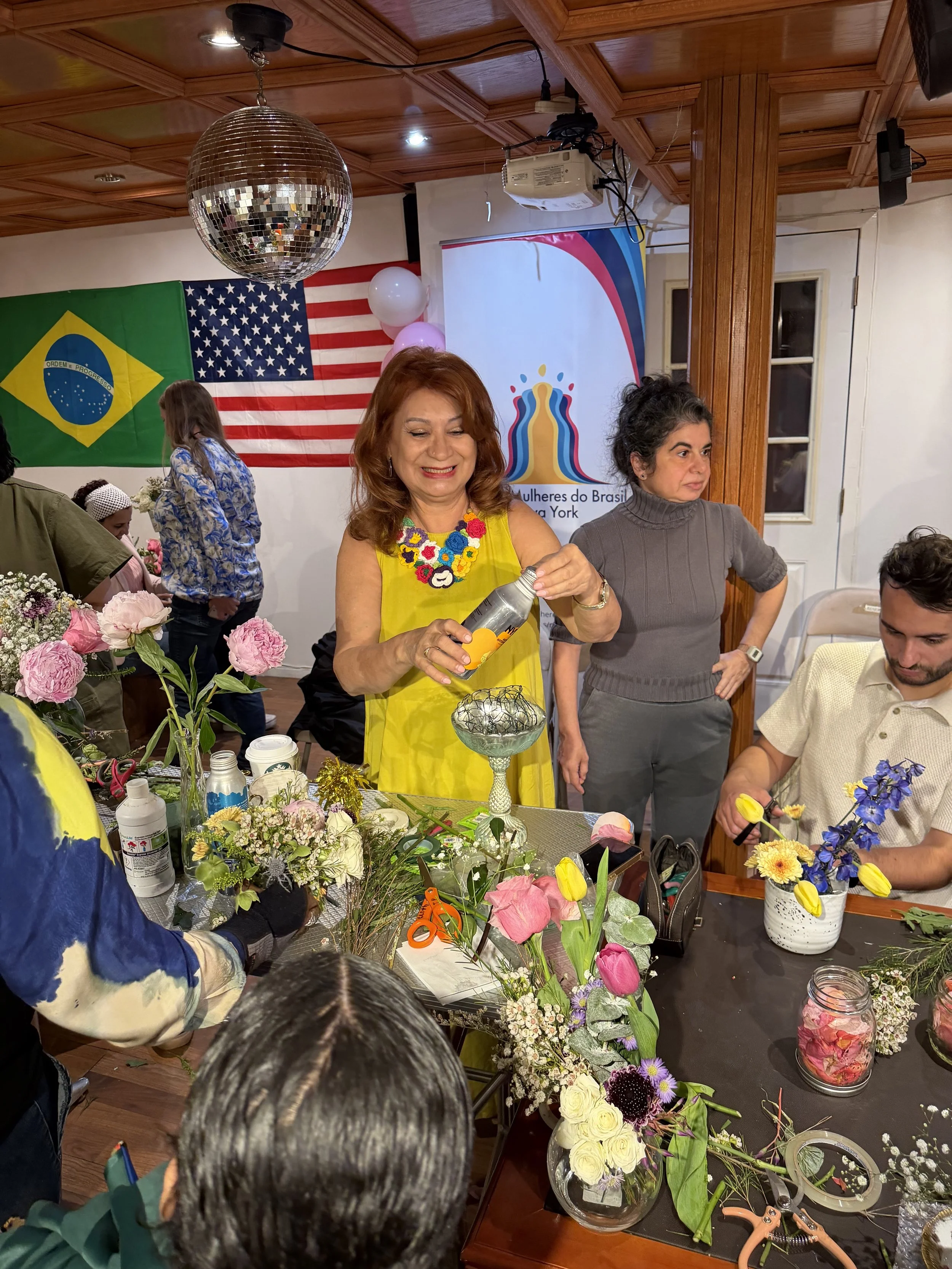 Mulheres do Brasil — Mother’s Day Floral Arrangements Workshop
