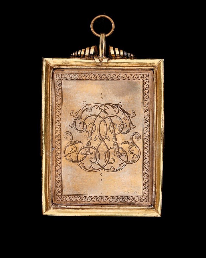 A little teaser for our forthcoming online exhibition with @periodportraits ...this superb frame is engraved with a cipher, the letters forming the initials 'JS' mirrored. It is a miniature that once belonged to one of the most important collectors, 