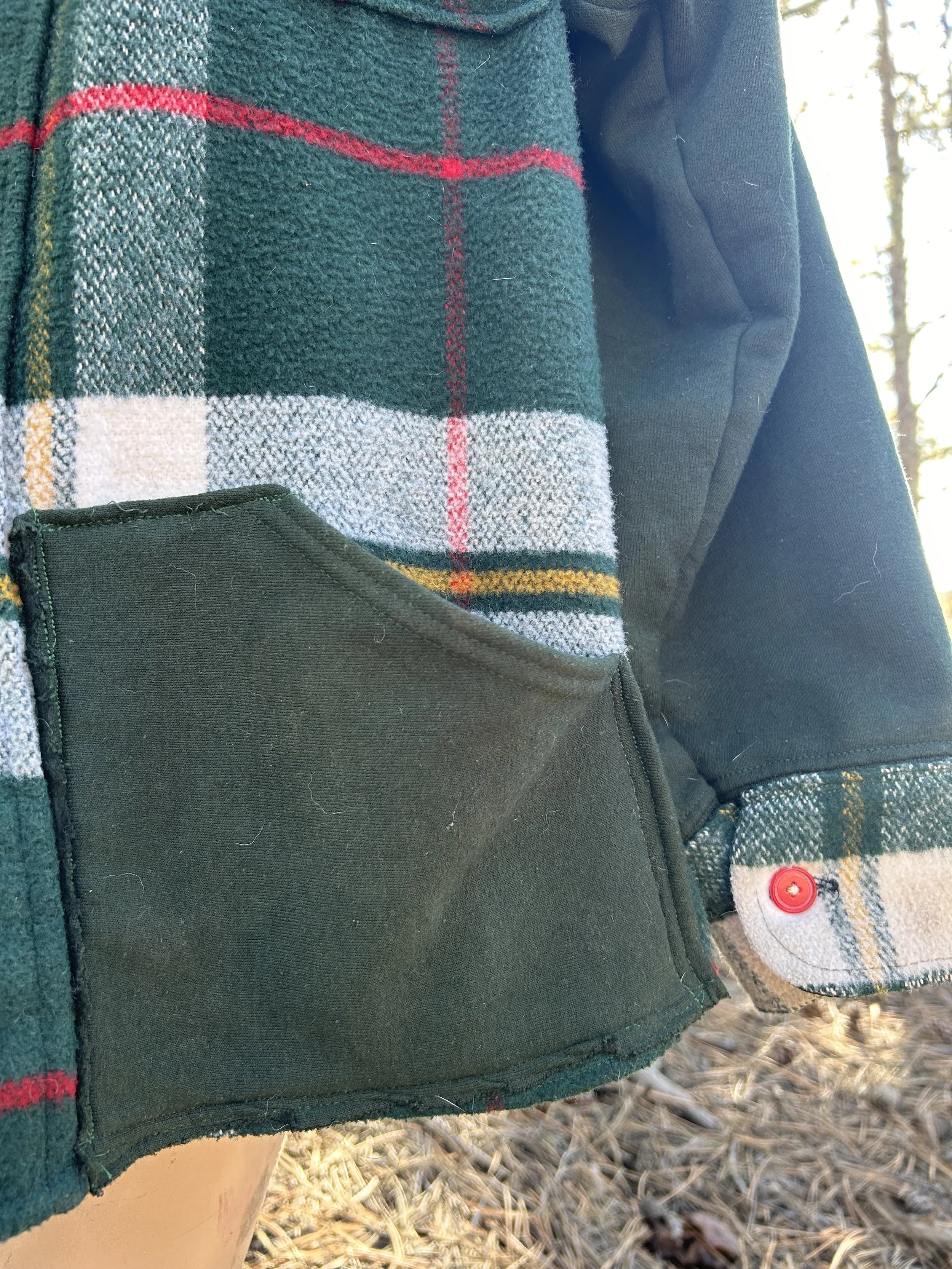 Green Flannel pocket 2.jpg