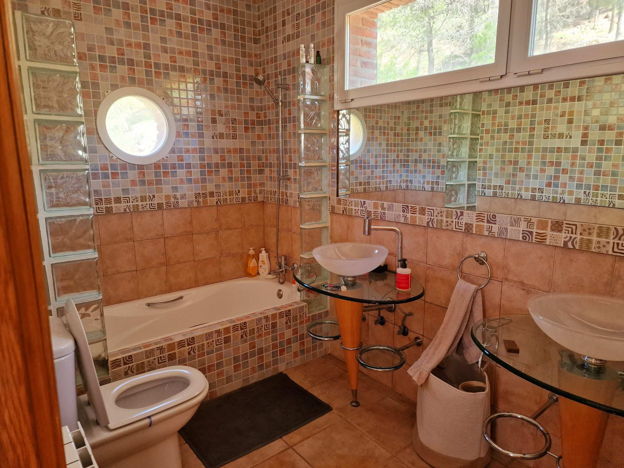 big bathroom.jpeg