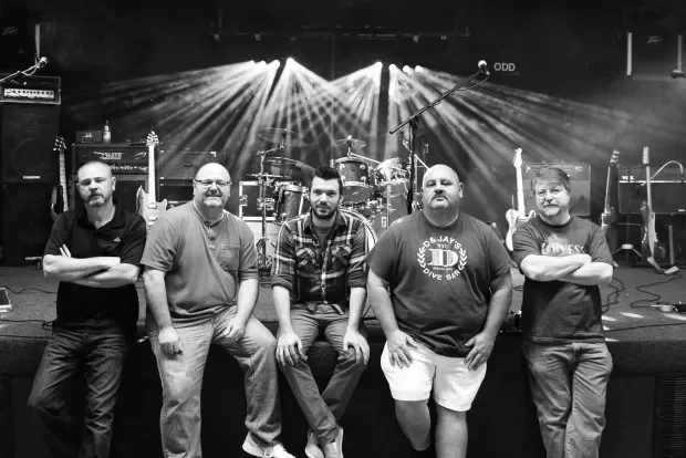 Madderdont Live Performance at Silver Spoon Saloon 