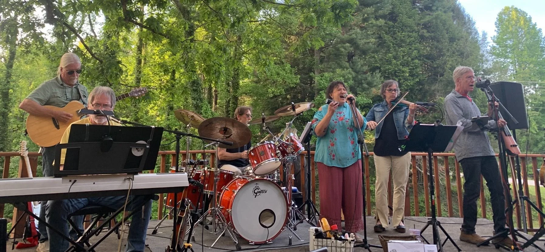 Live Performance: Cross Eyed Betty