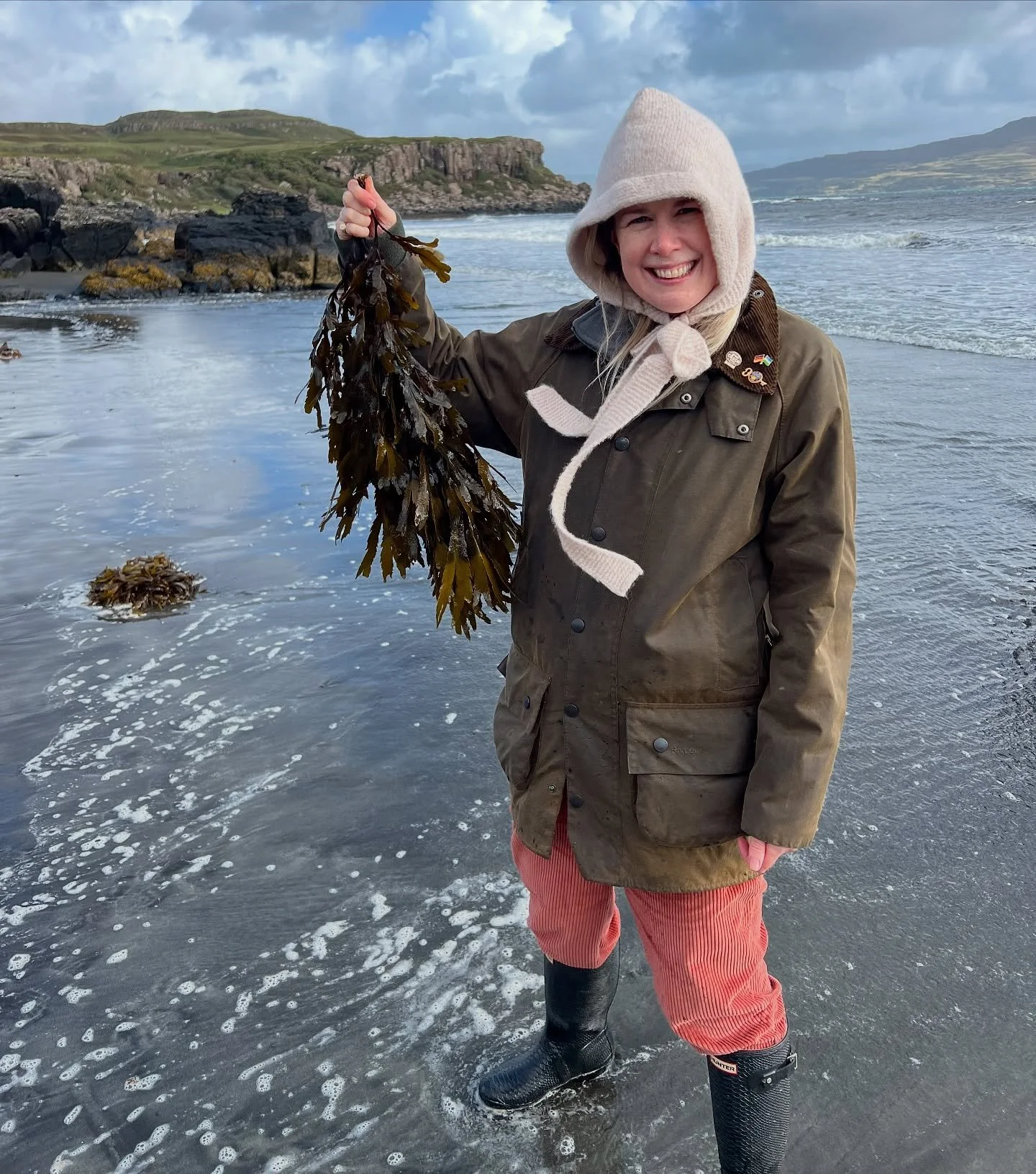 Each time I visit Mull, I become a little more seaweed-obsessed 🌊✨
The shorelines are so abundant and diverse, it&rsquo;s impossible not to be drawn in.

Whilst I&rsquo;ve long cooked with seaweed, foraging my own is an exciting prospect. I&rsquo;ve