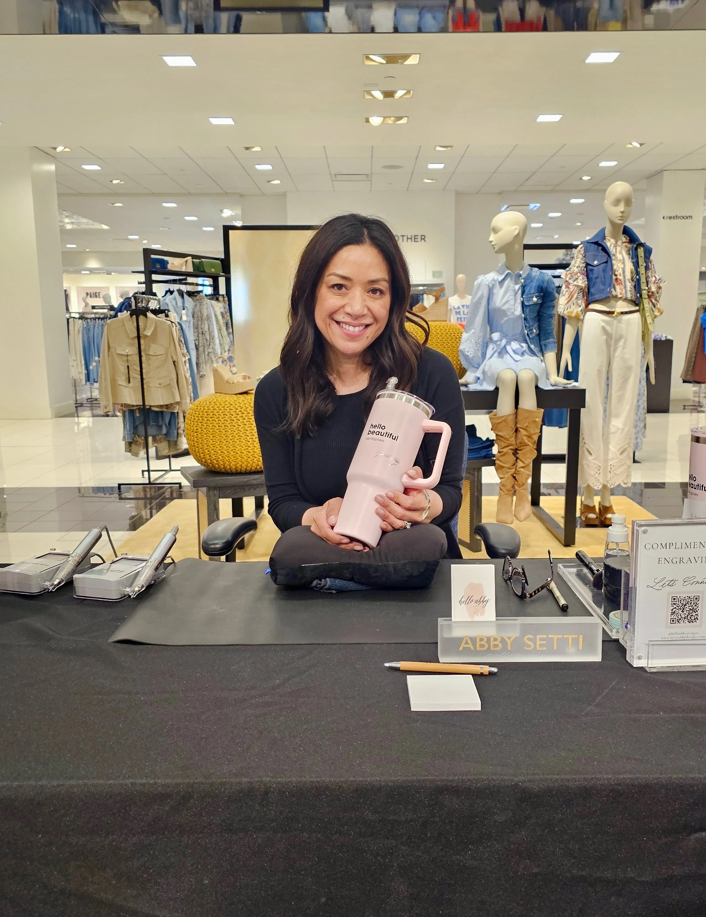 Hello Abby Designs, Scottsdale, Metro Phoenix, Arizona Calligrapher, Arizona Engraver, Arizona Live Event Artist