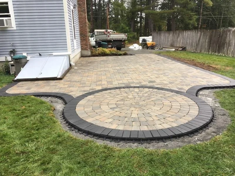 Round patio with border