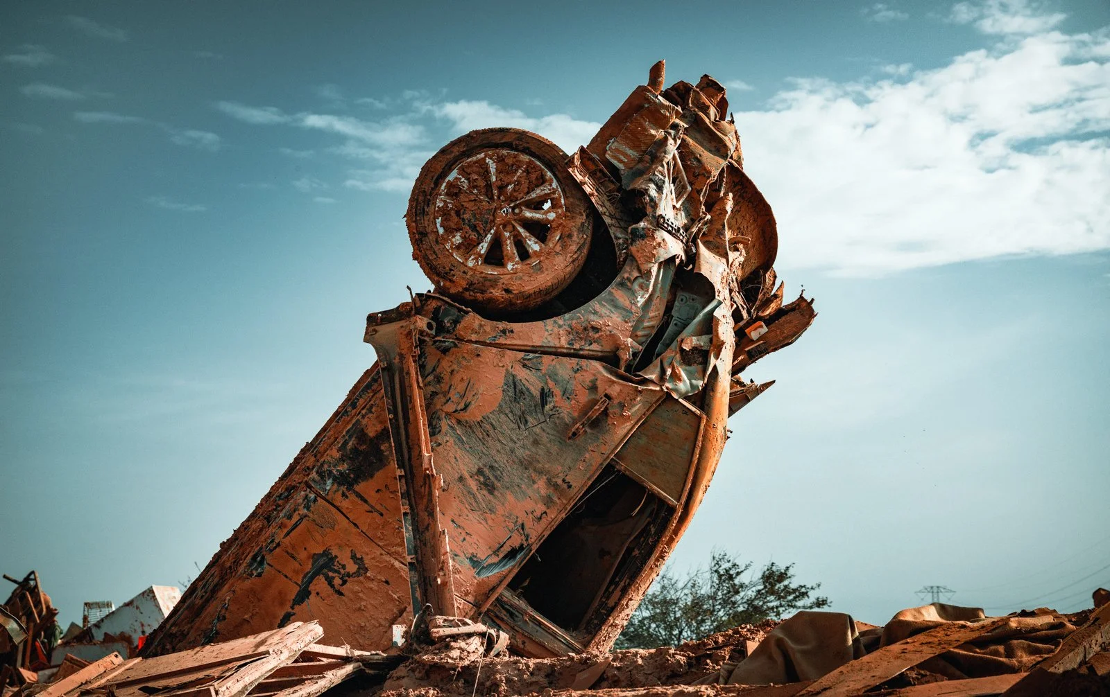 AUSENCIAS · Mirar cuando el ruido se apaga