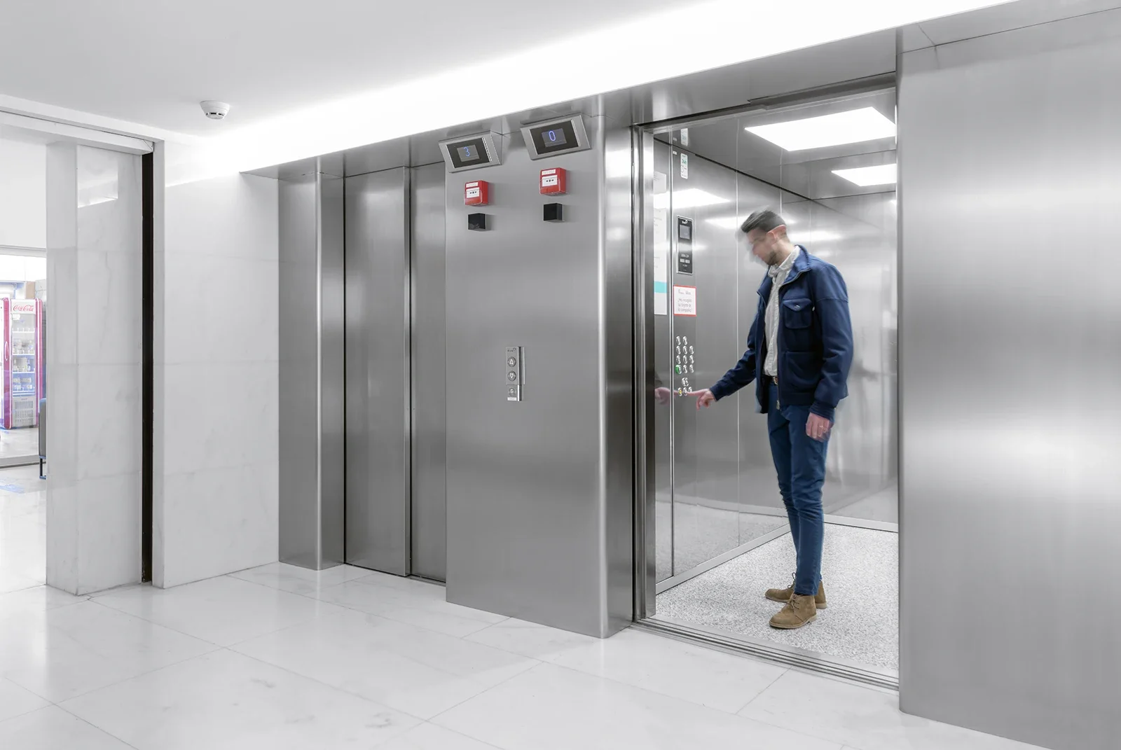 fotografía de ascensores en el Hospital IMSK de Valencia.