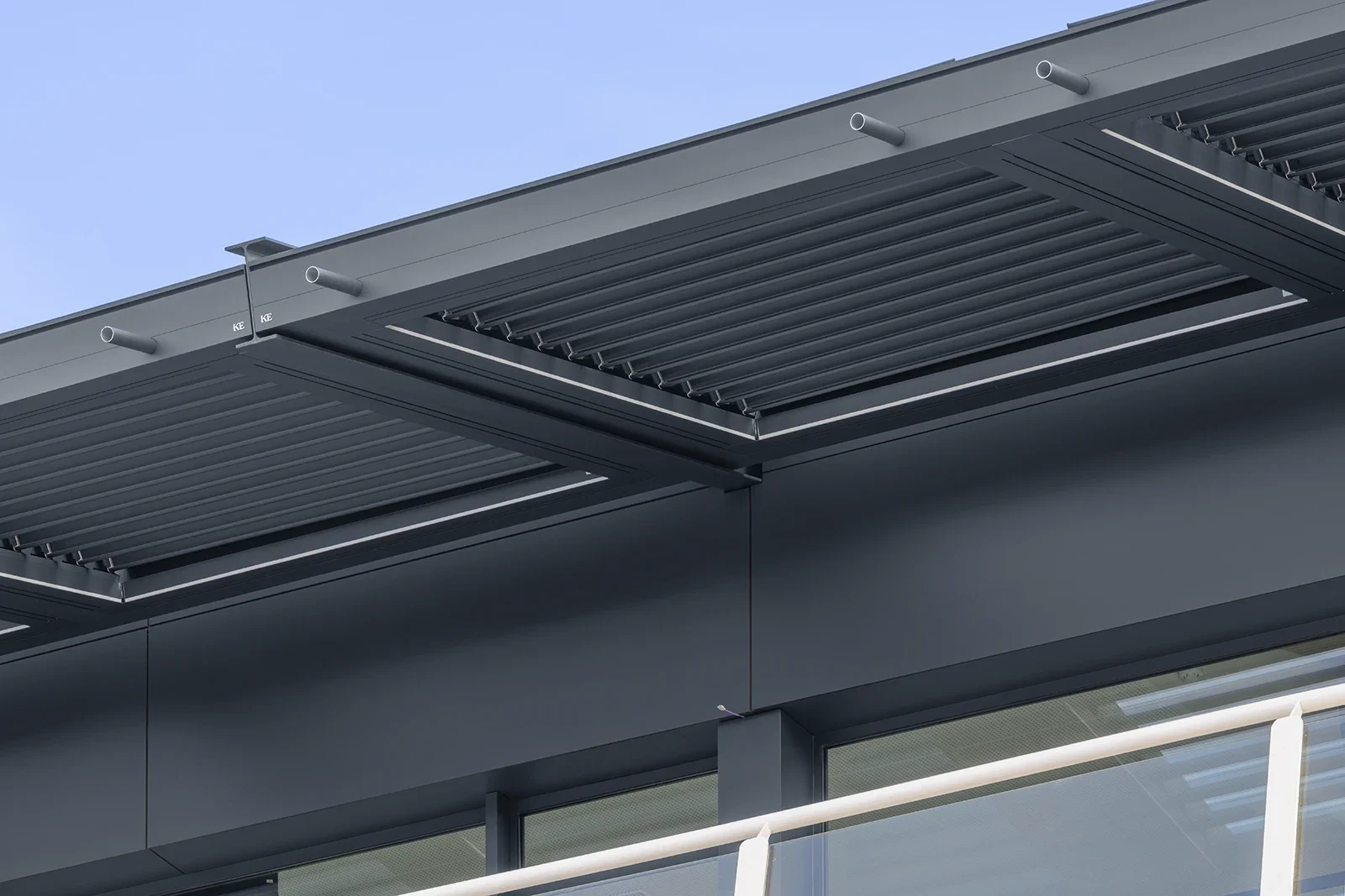 Fotografía de detalle de pérgola para Ke Outdoor Design en Circuito Ricardo Tormo de Cheste, Valencia.