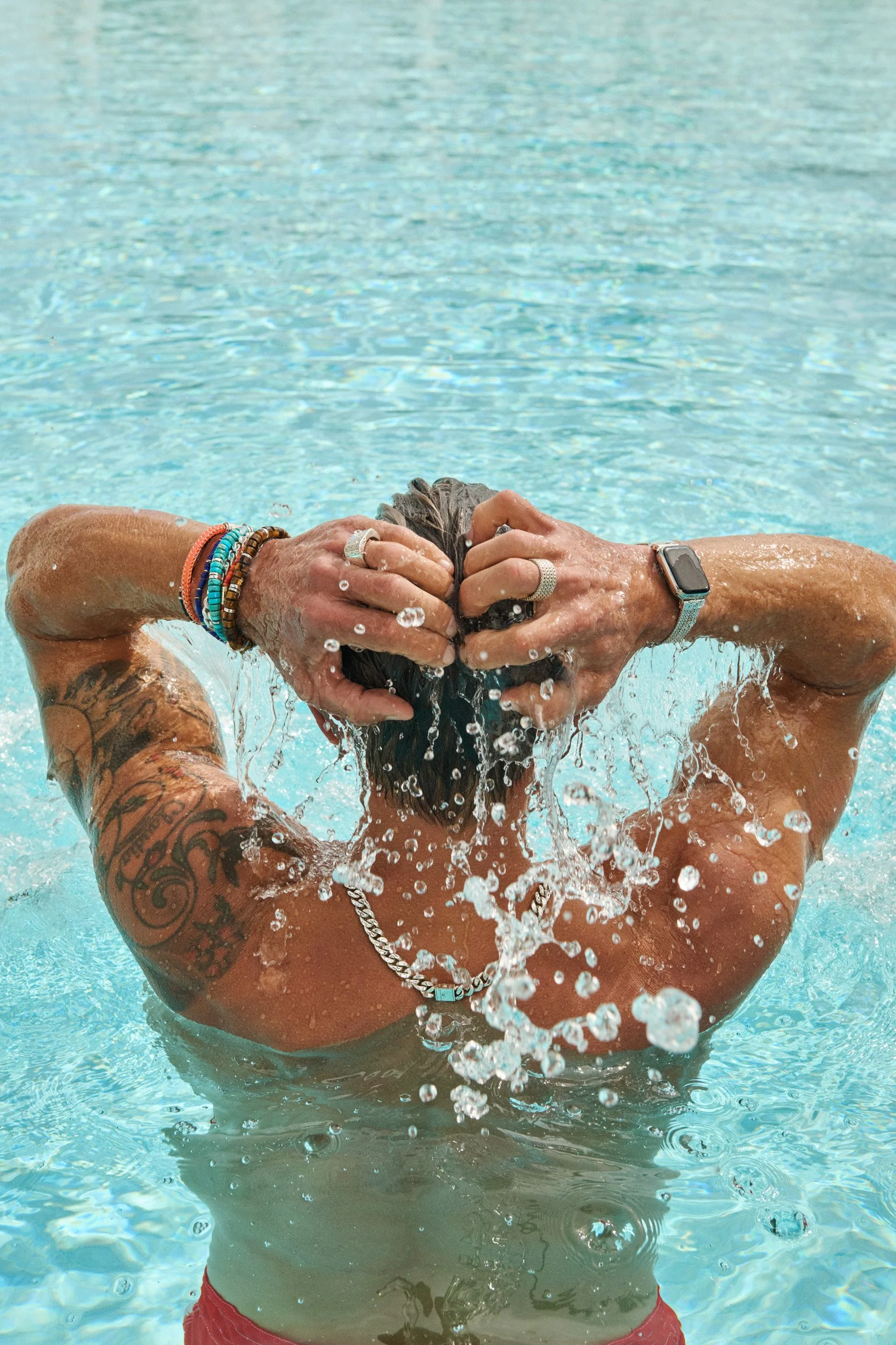 PHILIPP_PAULUS_Heishi_Mens_Bracelets_Evergreen_26_Shot_8_SRGB.jpg