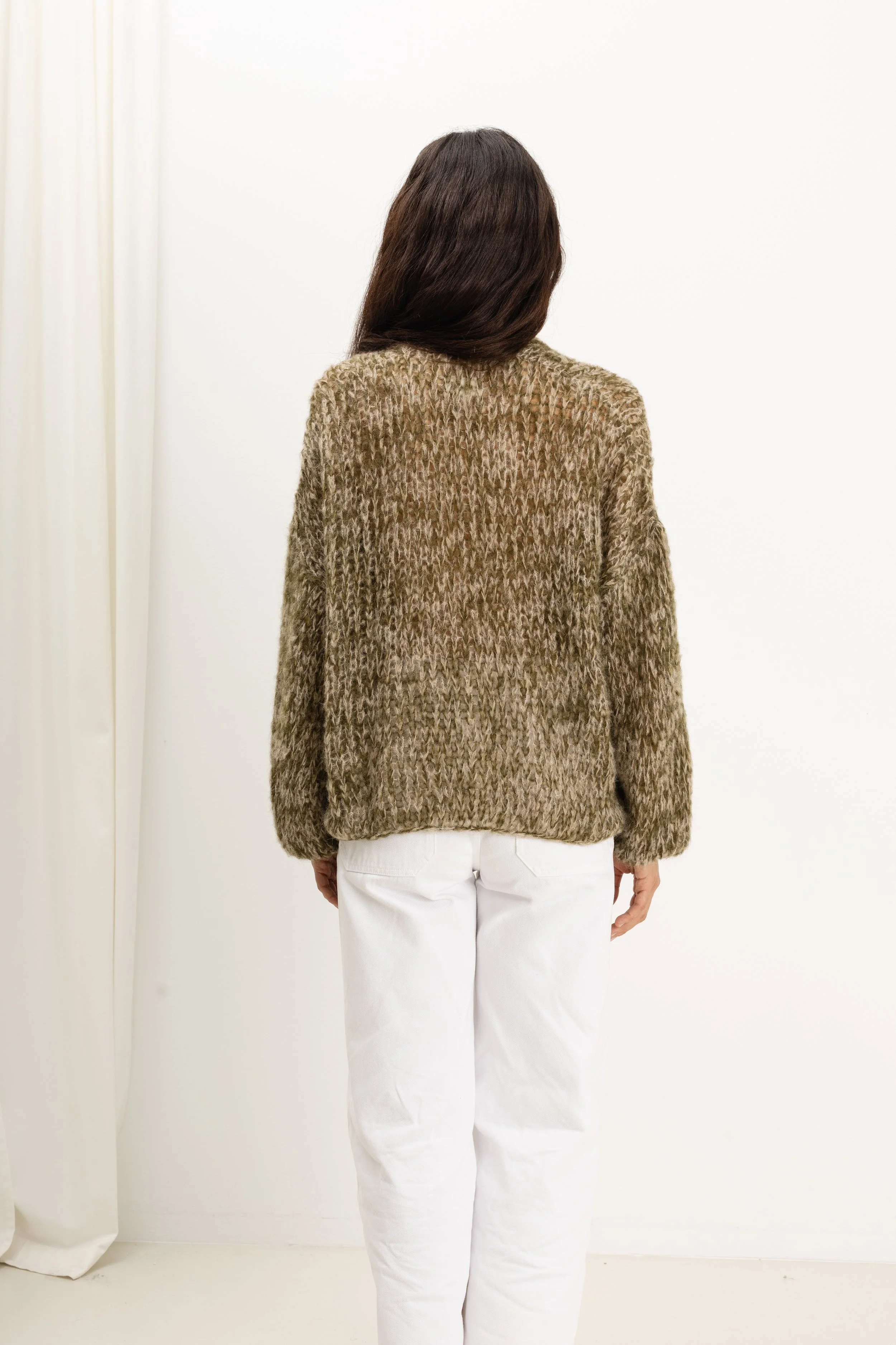 CARMEN CARDIGAN MOSS & LINEN.M&H 2025-2026 WS-2100.JPG