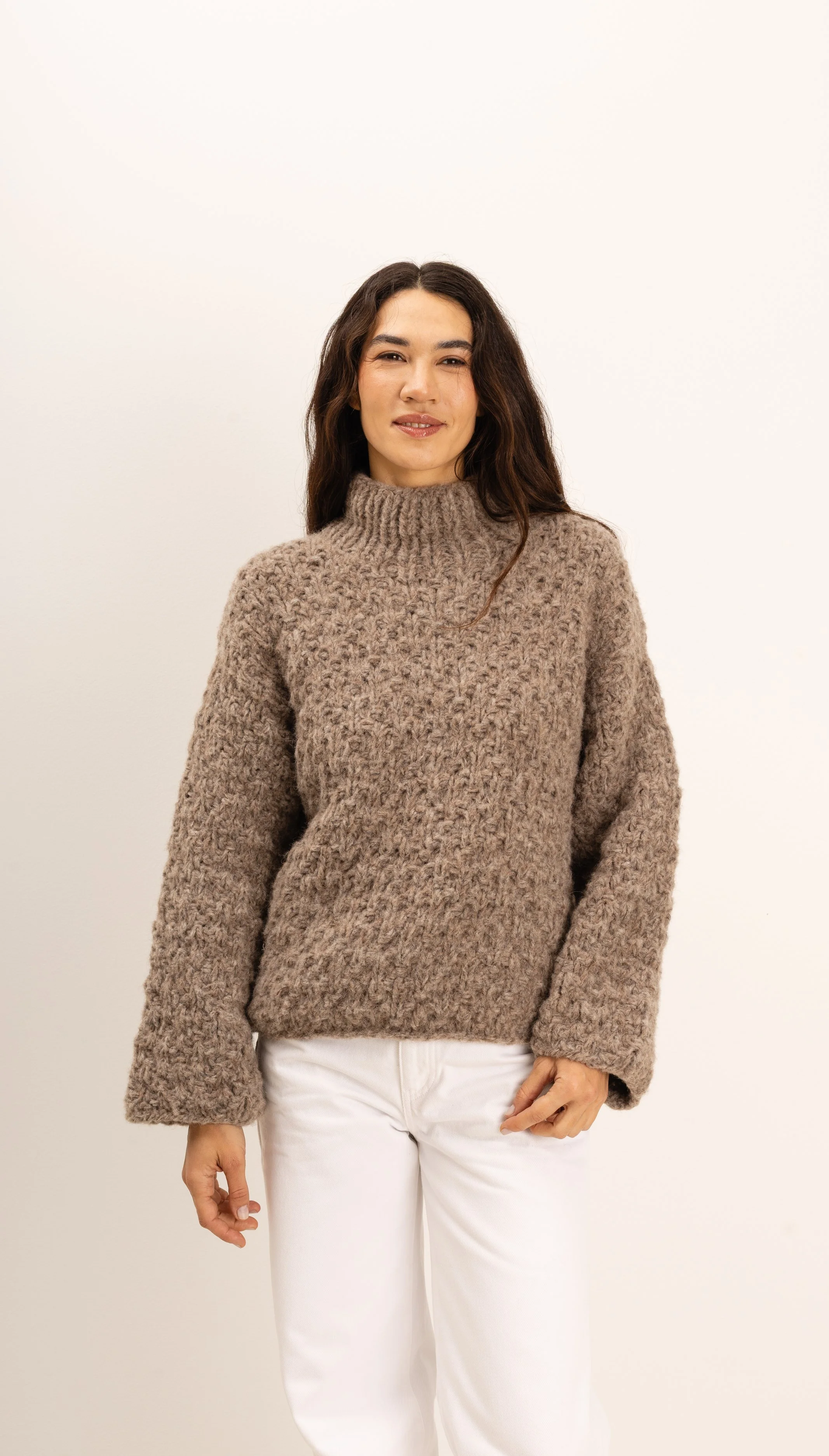 FLOR+LAJA+TAUPE.M%26H+2025-2026+WS-1763.png