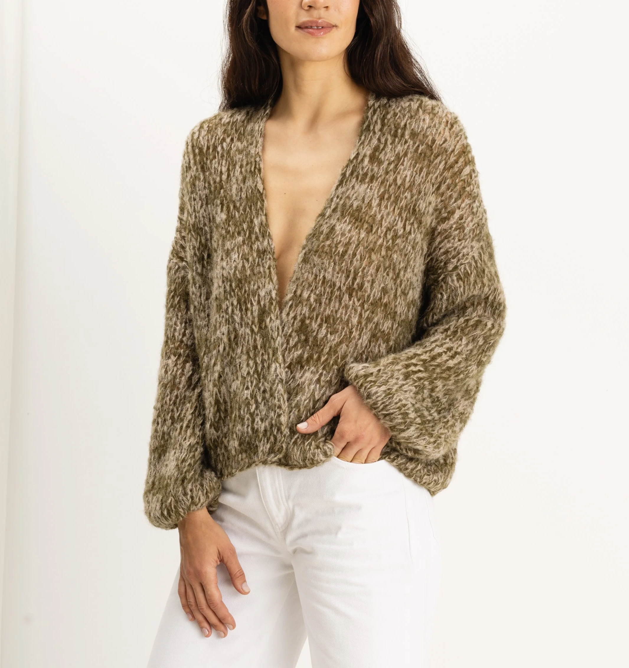 CARMEN+CARDIGAN+MOSS+%26+LINEN.M%26H+2025-2026+WS-2099.png