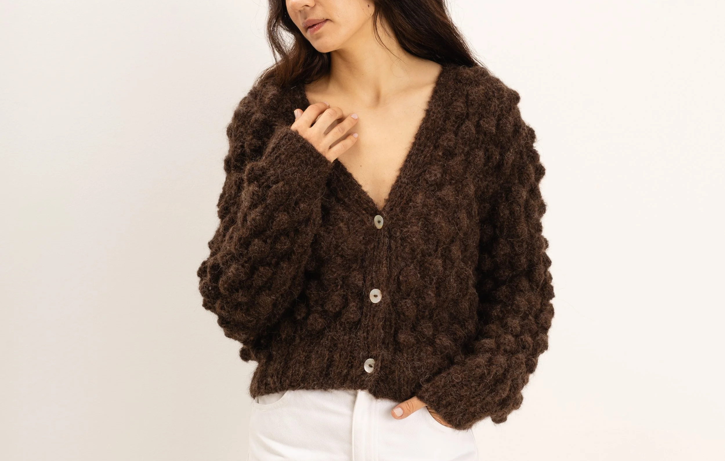 CAMI%2BCARDIGAN%2BCHOCOLATE.M%2526H%2B2025-2026%2BWS-1802.png