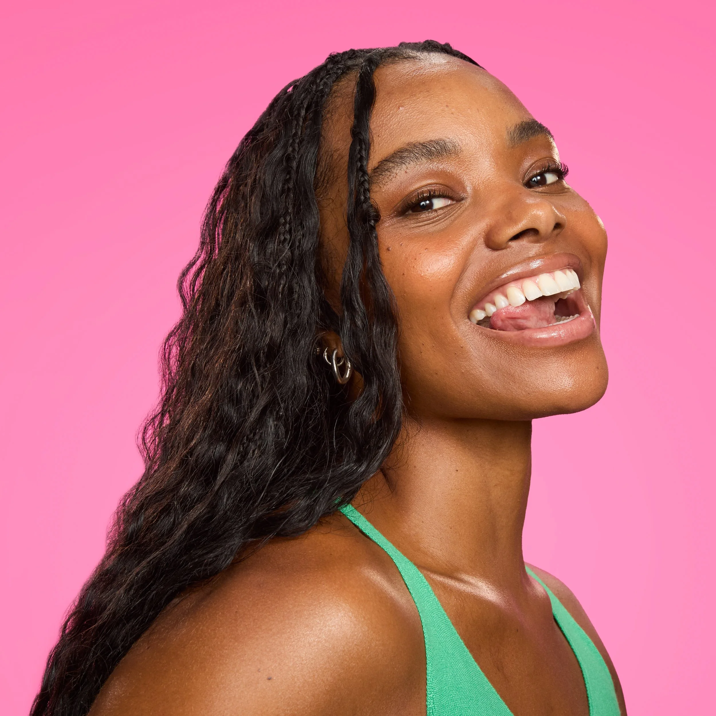 1_DEWY_MOISTURISER_JOSIE_250819_SUPERDRUG_POP_HHCA_0429 copy.jpg