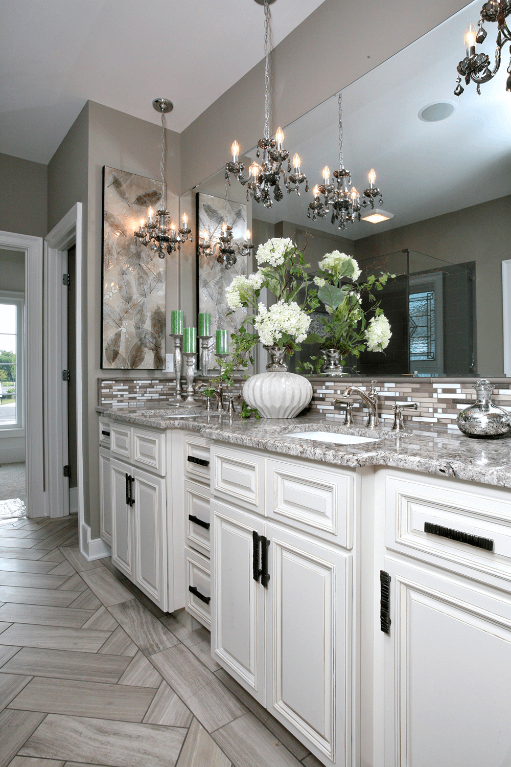 Lenox-Canvas_Vanities.png