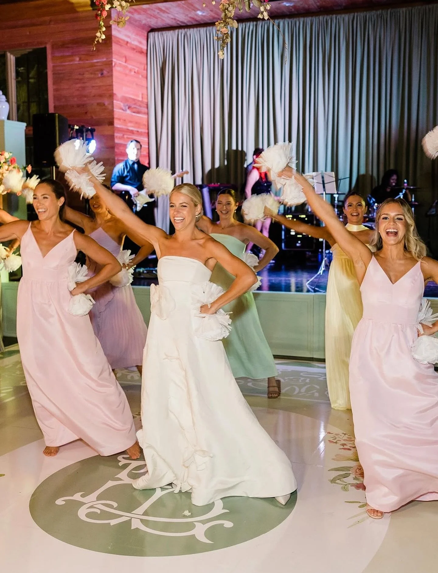 Elite Spray Tan wants to be there for all of your ✨iconic✨ moments. Text 850.979.5354 or visit EliteSprayTan.com to book your mobile spray tan today! 
#30a #spraytan30a #spraytanmiramarbeach #30abride #spraytandestin
