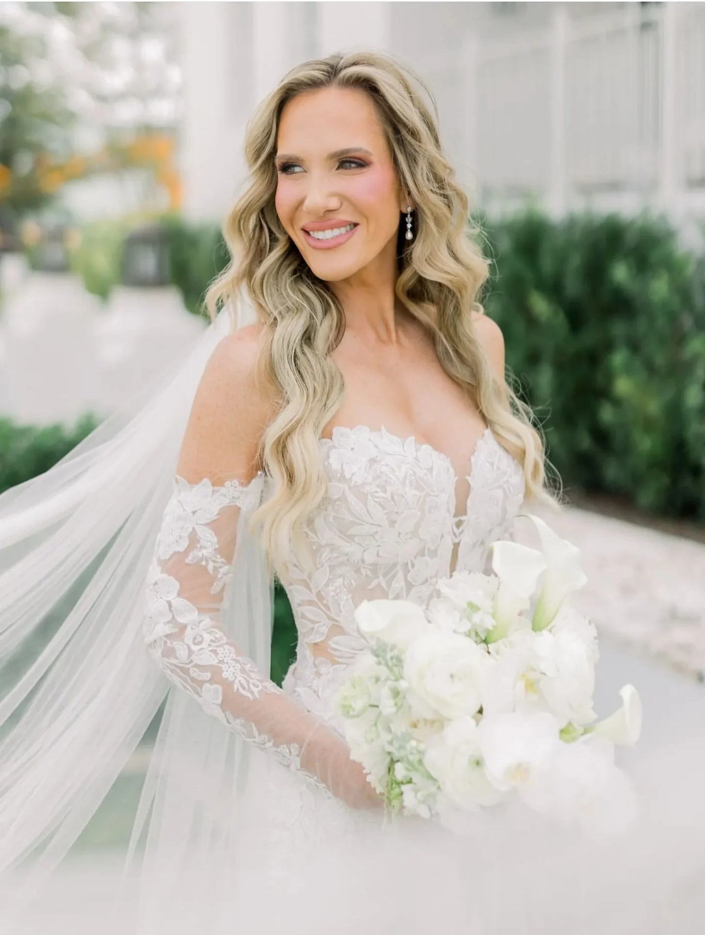 A golden glow for a glowing bride 🤍 The Elite Everclear solution never fails to give to the perfect stain-free tan! Text to book yours today at EliteSprayTan.com/bookhere or text 850.979.5354 ✨
#spraytan30a #spraytandestin #spraytanpcb #spraytannice