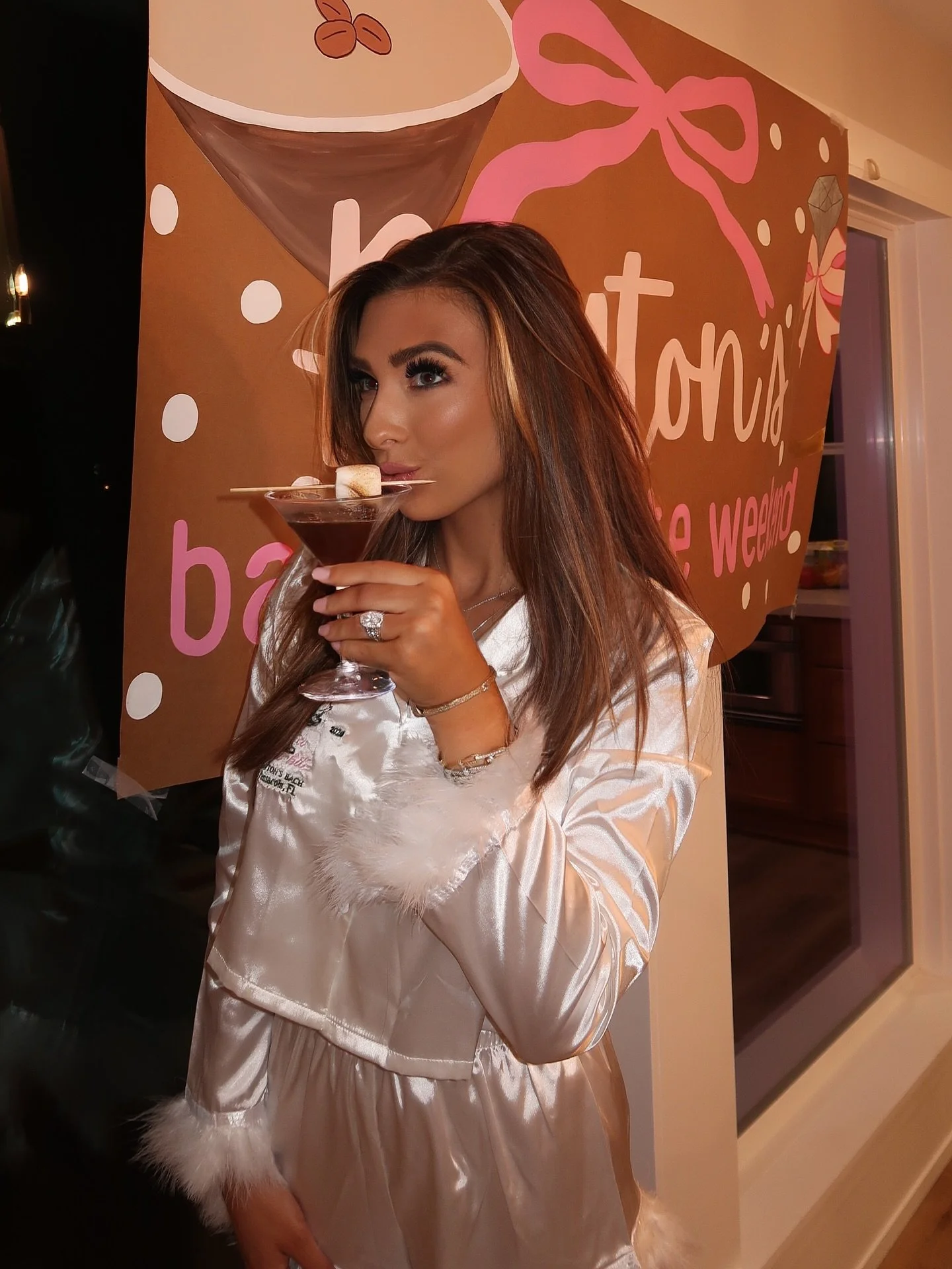 Martini time with @tapthecoast 🍸 An at-home cocktail making class is the best way to get the Bach weekend started !! 
#pensacola #30afl #downtownpensacola