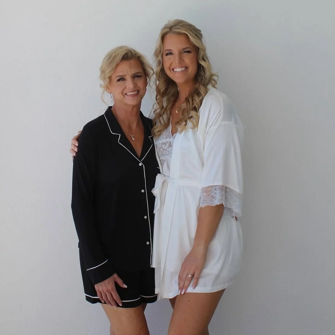 Moms and daughters who tan together, stay together 🤍
#spraytan30a #spraytandestin #spraytanmiramarbeach #spraytanrosemarybeach #30abride