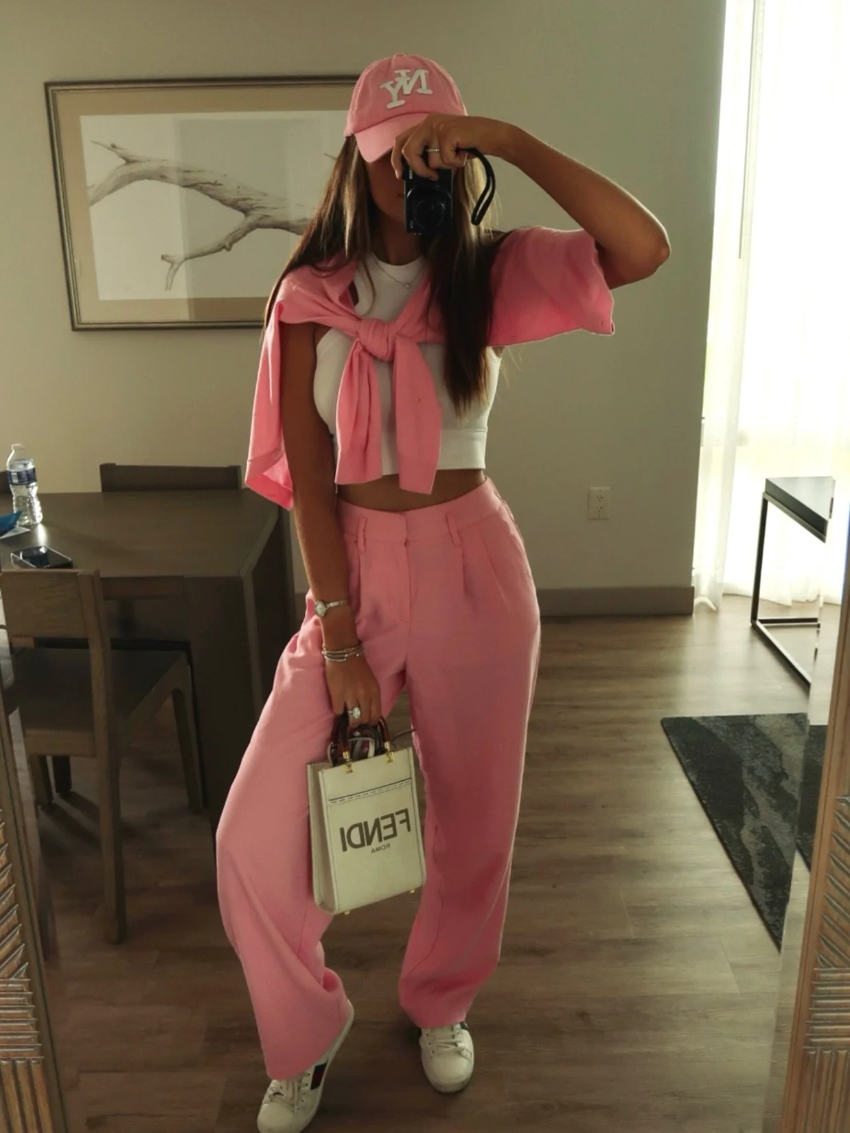 Proof that outfits look better with a tan! I used the About Last Night Self Tanning Mousse. It never fails me 🔥 Message me to purchase or visit EliteSprayTan.com/products 
#spraytan30a #selftanner #spraytandestin #spraytanmiramarbeach #spraytanpcb