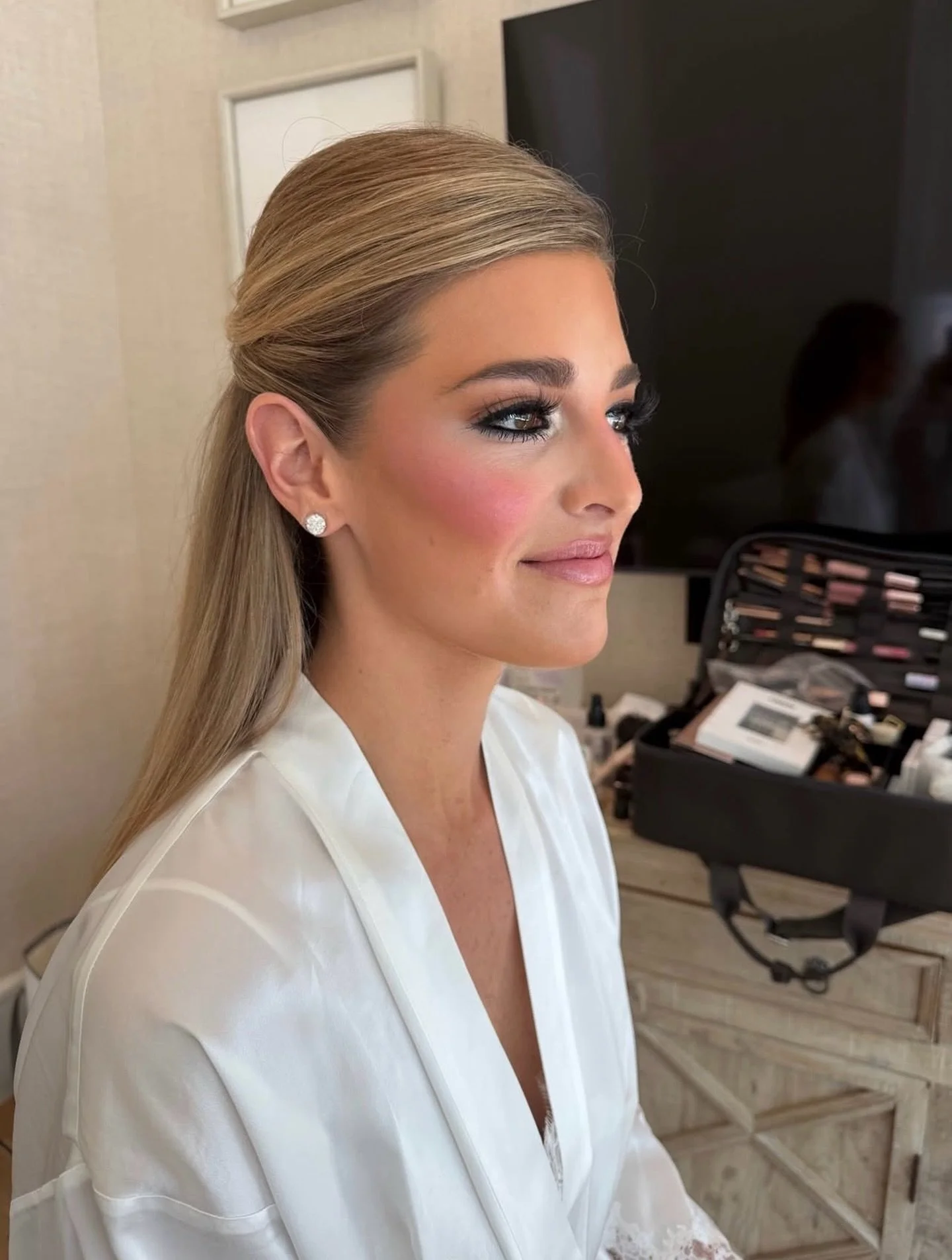 Bronzed and blushed 💕 I always love tanning brides that get glammed by @bridalsbytania ✨
#spraytan30a #spraytandestin #spraytanmiramarbeach #spraytanrosemarybeach