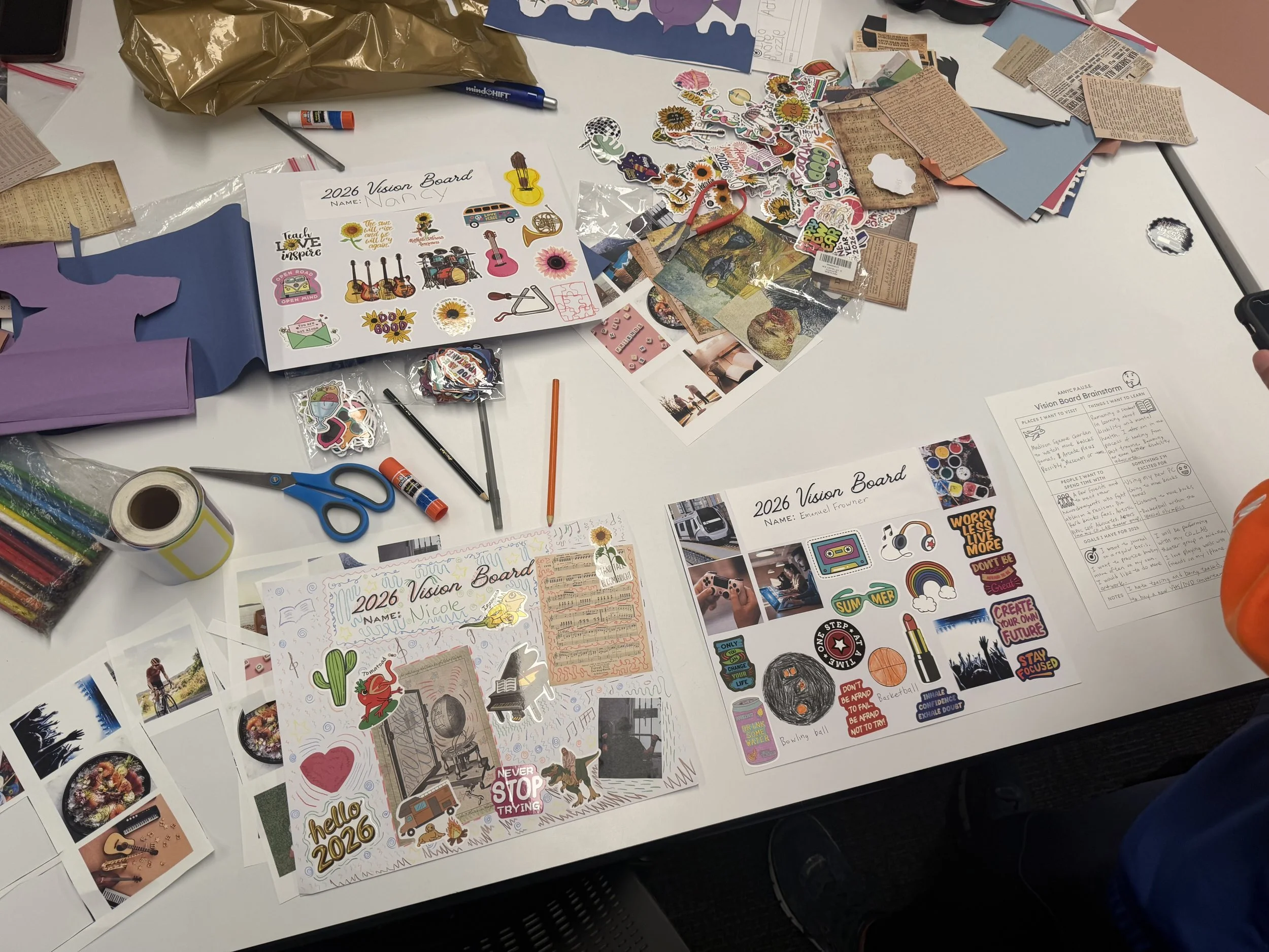 PAUSE New Years Crafts (Vision Boards) 2026