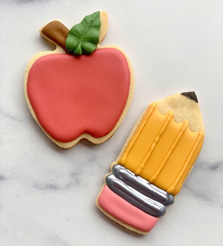 We ❤️ our teachers! I had a couple requests so I wanted to add these to the cookie shop in time for teacher appreciation week! Order today only and treat your favorite teachers Friday! Pickup 5/12 am! Link in bio! 🍎 ✏️