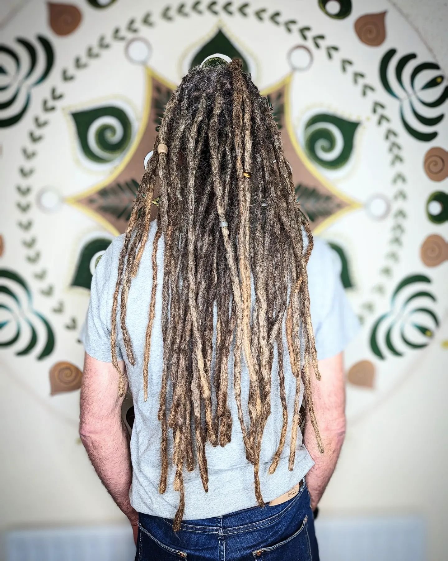 A root tidy and some length strengthening for regular client Levi.  I have been tending his locs for about 6 years now. They have grown so much!

I available in May to create new locs, with and without extensions and for all types of maintenance.  Me