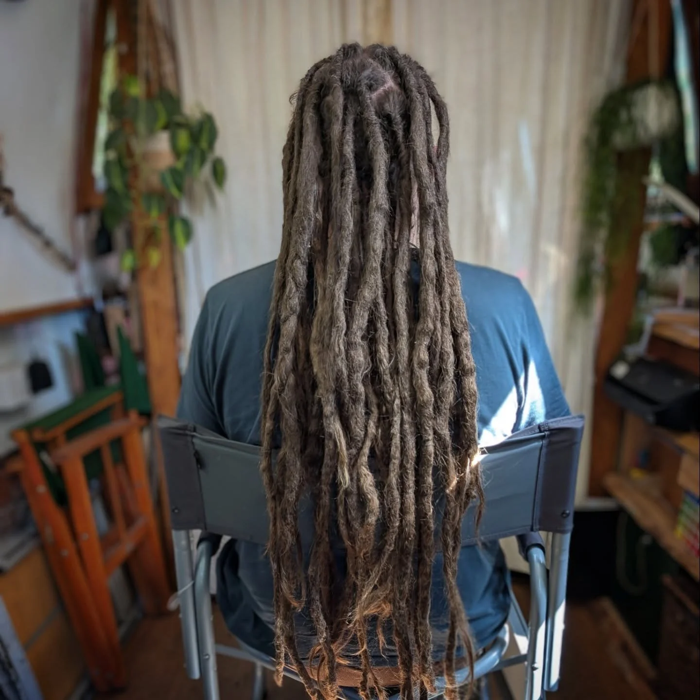 New client Simon came to visit me on Tallulah the other day to get a root tidy done on his beautiful free form dreads. 

We had a lush time chatting about sound systems and life in general. 

I still have a few appointments left this month that I wou