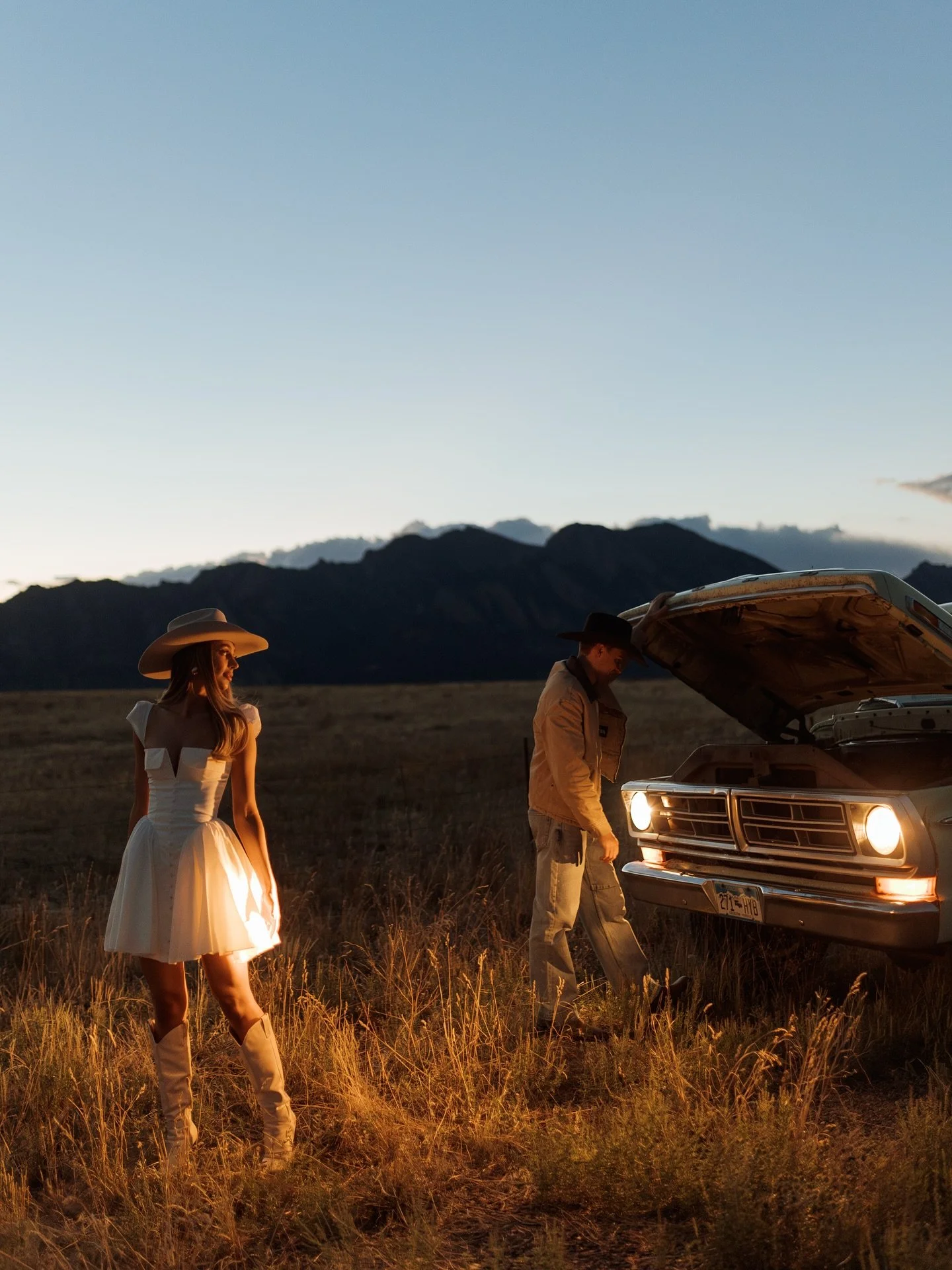 Taylor &amp; Nick featured in Fall/Winter @rockymtnbride magazine!🤎 Pinch me!🥹 We will be back in Colorado with them soon for something so fun!🤭
&bull;
&bull;
&bull;
&bull;
#minnesota #minnesotaphotographer #rockymountainbride #minnesotaweddinggui