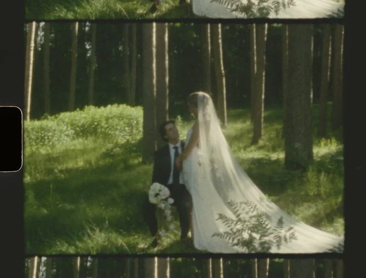 add super 8 to your wedding day!! it&rsquo;s the cutest <33
&bull;
&bull;
&bull;
&bull;
#super8 #super8film #minnesotawedding #weddinginspiration #mn