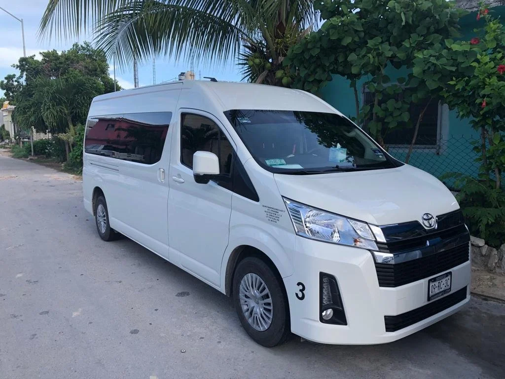 Door-to-door transportation in Tulum with professional drivers, safe travel, and personalized coordination.