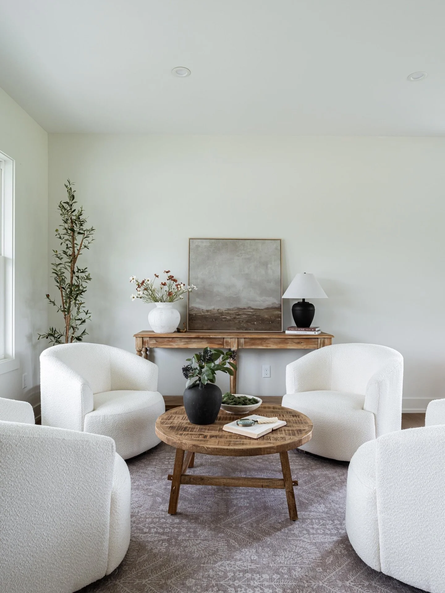 Designer curated every time.
Some of my favorite parade homes from last year.

Different homes. Different approach every time.

Excited for this year&rsquo;s parade homes. #homestaging #paradeofhomes #westmichigan #interiordesign