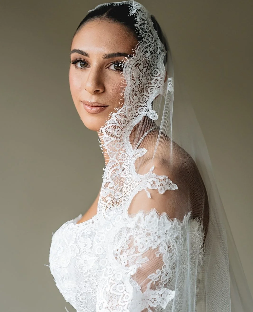 ❤️ Jessica⁠
⁠
⁠
#luxurywedding #weddingwire #modernbride #brides #weddingfashion #weddingphotographer