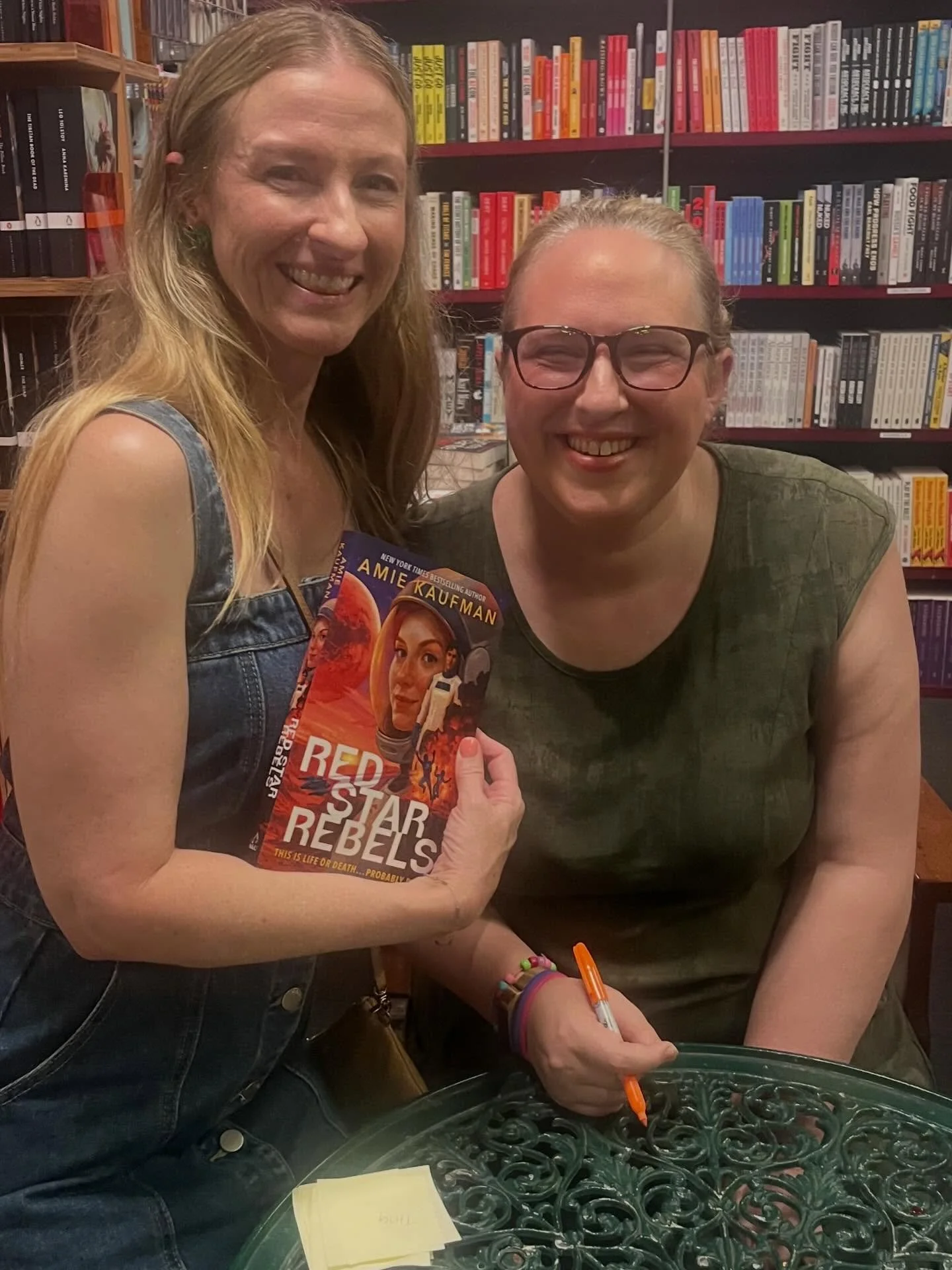 It was a hot, hot night, a super storm was brewing (but disappointingly did not deliver) but passionate readers still packed out @wherethewildthingsare_bookshop to celebrate Amie Kaufman and her new book RED STAR REBELS.

Our hair may have been frizz