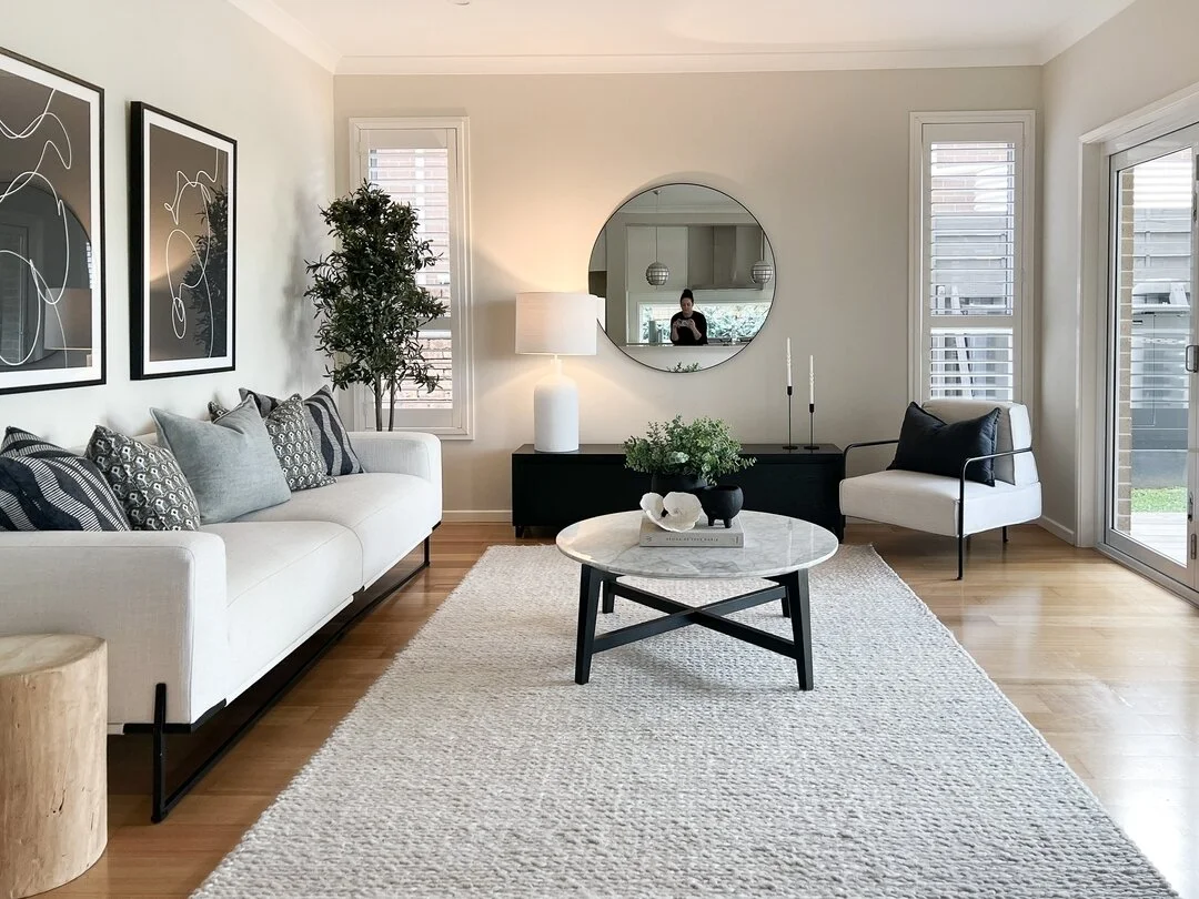 Basic vs Full Styling. How does the less expensive property styling quote differ from the more expensive one?⁣
Our basic property styling quote offers essential services for enhancing your property's appeal, providing a cost-effective solution to mak