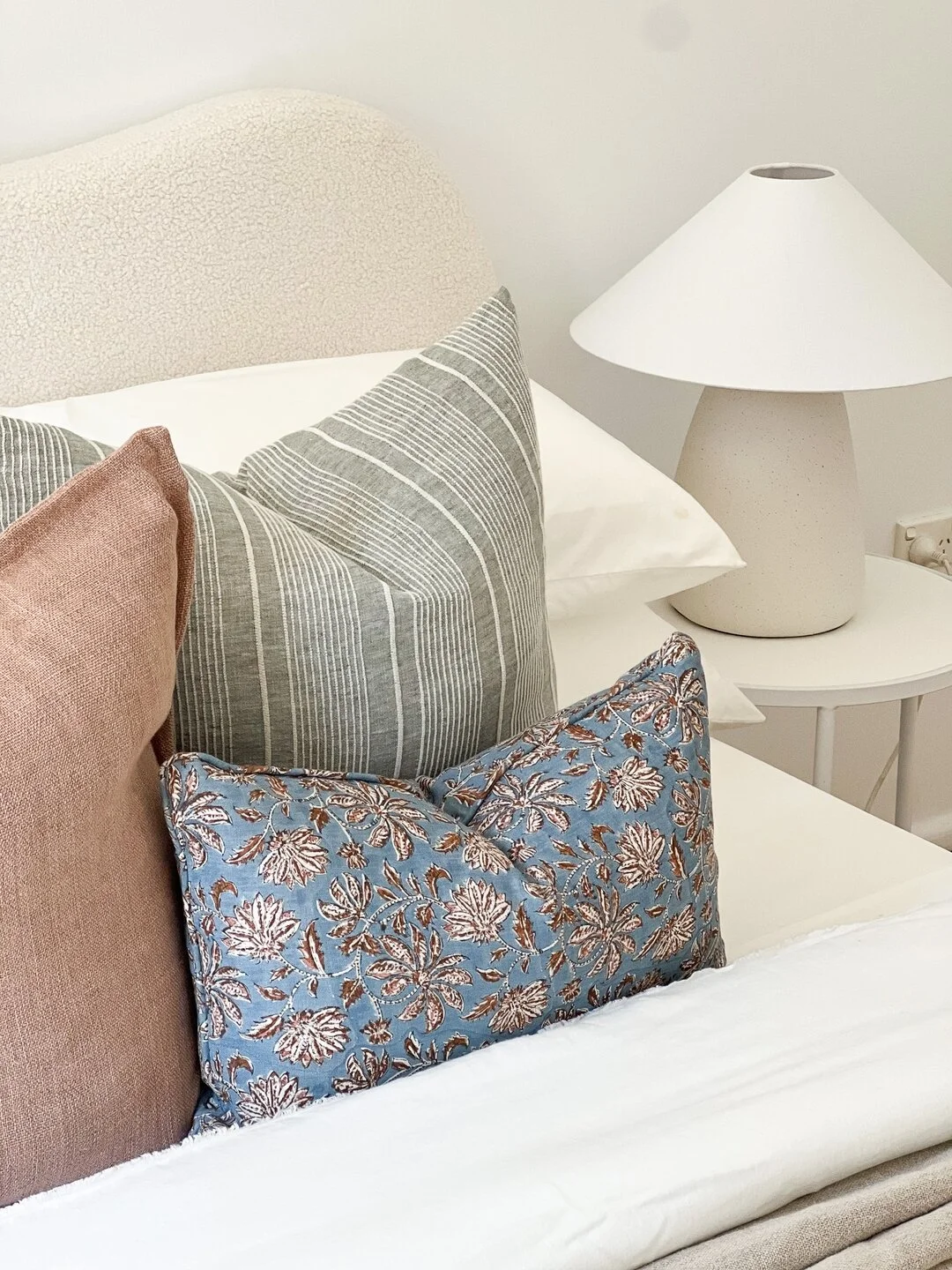 S o f t n e s s  Curves, comfort &amp; charm all one.⁣
Styling &amp; Photo @stylenesscollaroy