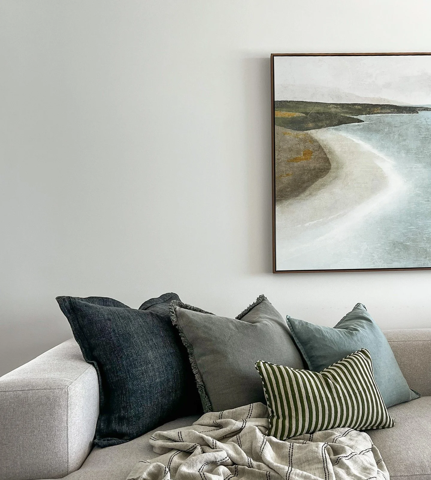 Our recent Airbnb project, and what a treat this was. Manly beachfront with an ideal client, this holiday apartment is now a luxury stay for holiday guests