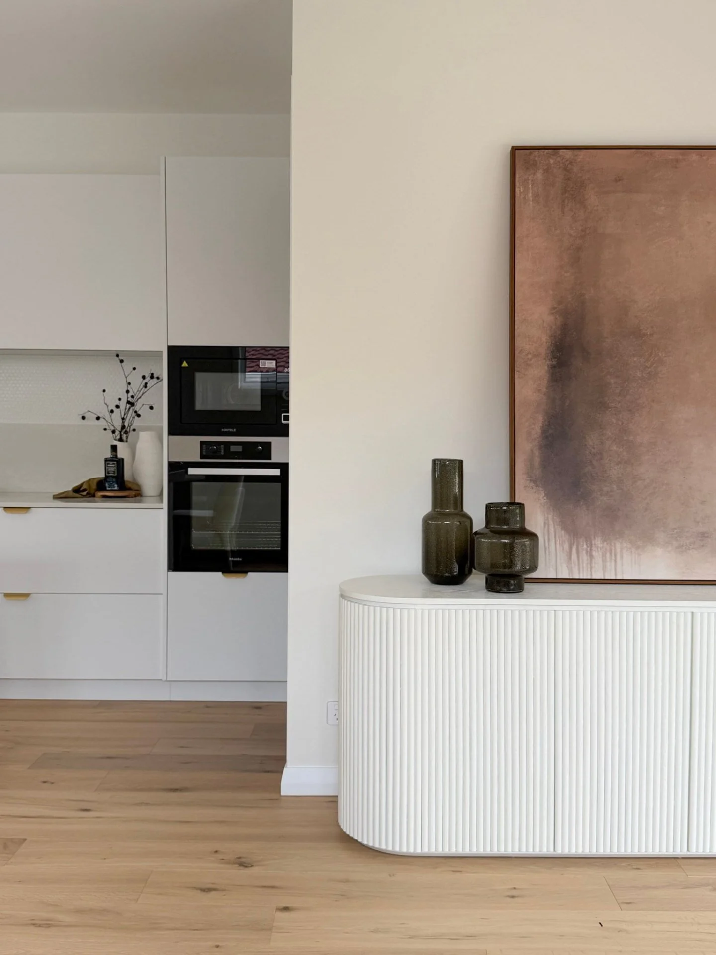 We love a moment that feels simple but intentional.

Clean lines, balanced proportions and just enough warmth help a space feel modern yet approachable. It&rsquo;s not about styling more. It&rsquo;s about styling smarter so the home feels effortless 