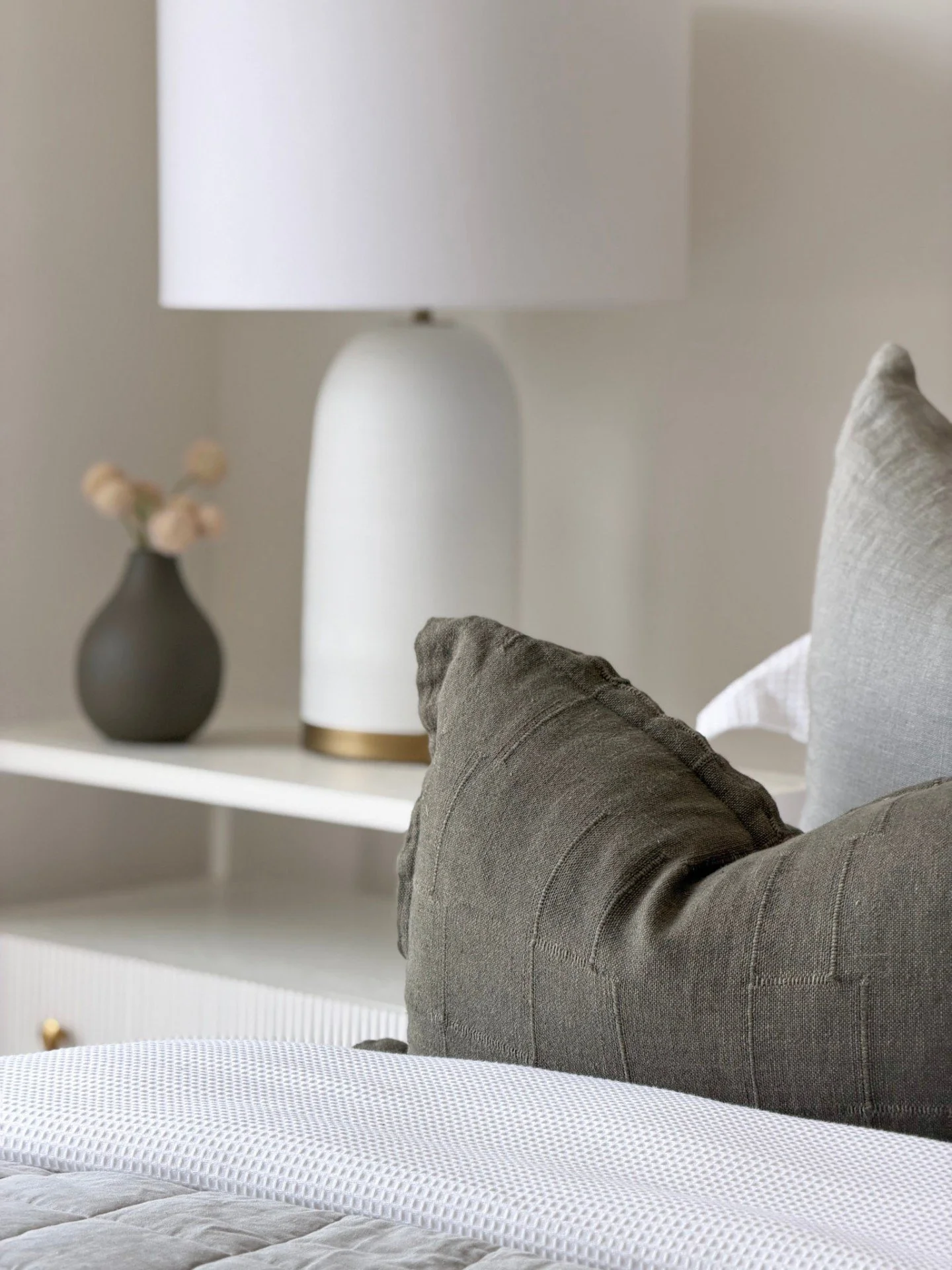 The beauty is in the details. Carefully layered textures and subtle styling moments that create a sense of calm and comfort.