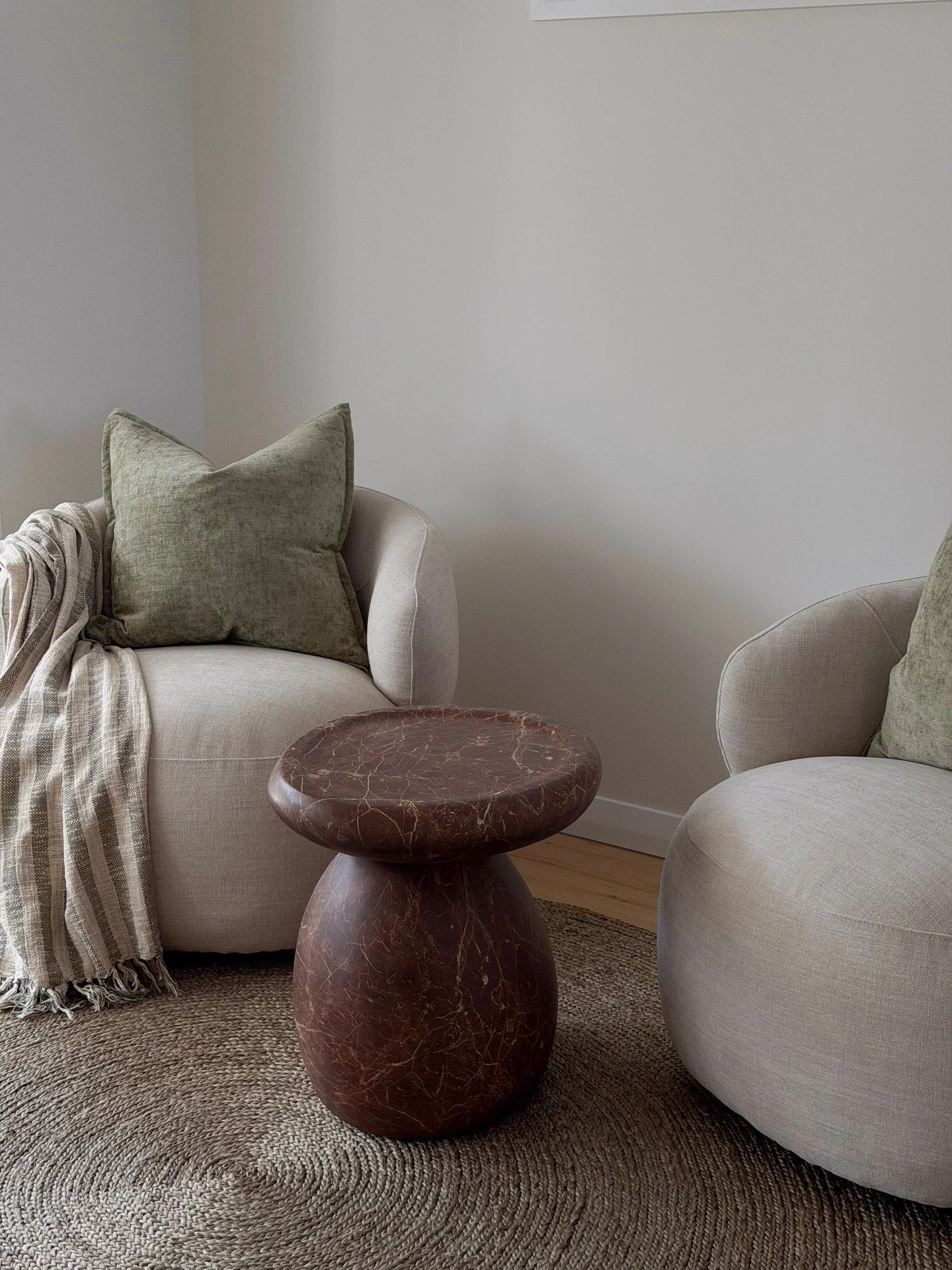 Sitting nooks are bonus areas to a floorplan and engaging with a Property Stylists means we create these bonus areas for you.