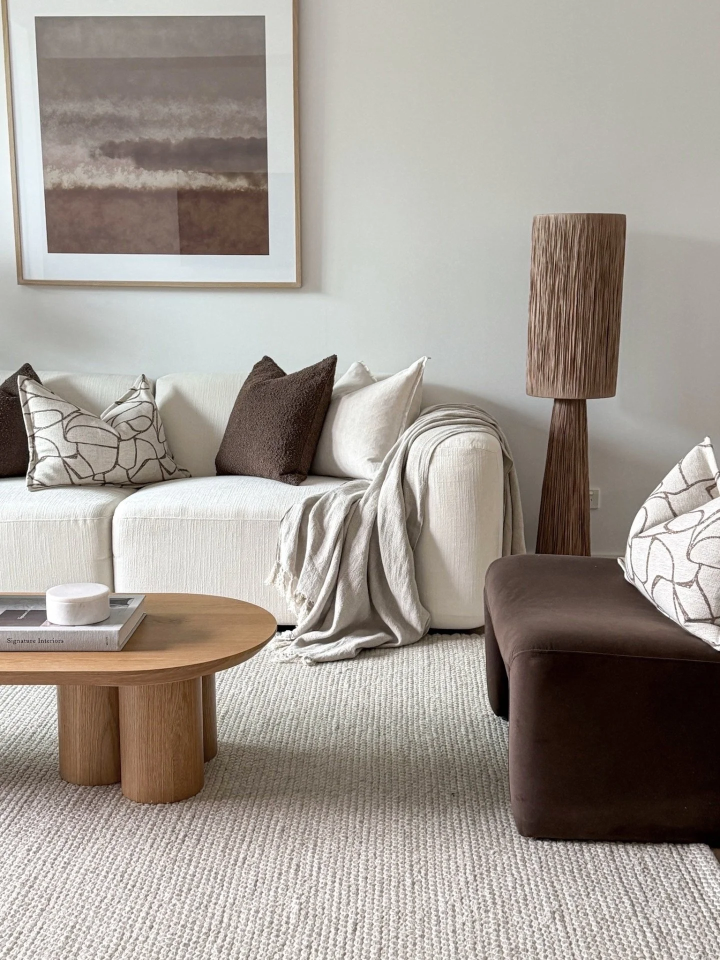 The details aren&rsquo;t loud, but they&rsquo;re what make the space feel finished.

Simple pieces, working quietly together.