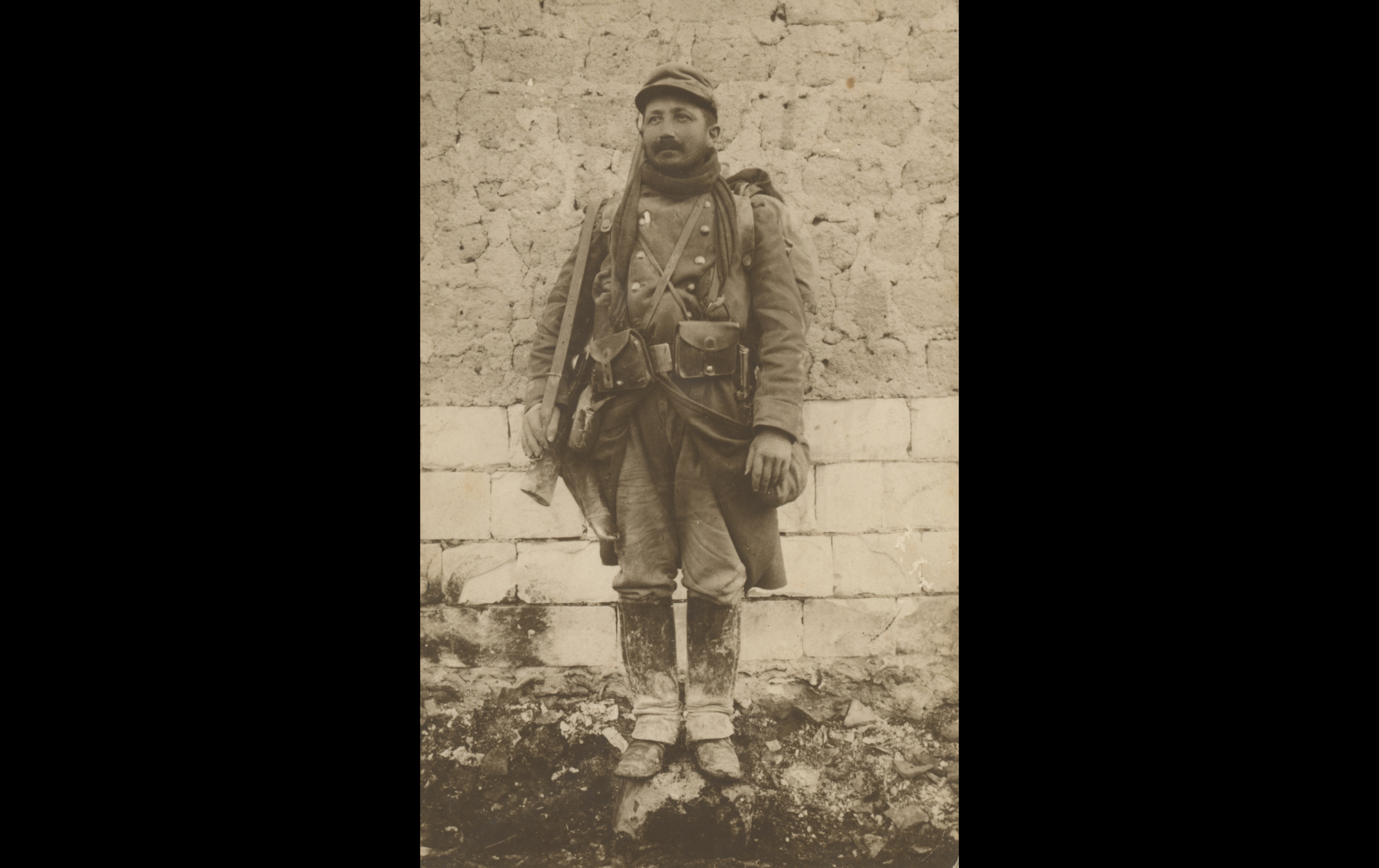 (14.5.A) Portrait of an infantryman in the winter 
Date: c.1914
Location: ?
Unit: ?
Author: ?
Present in the photo: ?