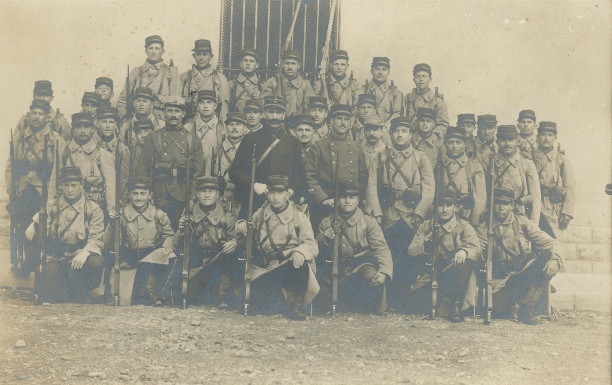(16.10.A) Group photo of infantrymen of the 15th Infantry Regiment
Date: April 9th 1916
Location: Albi, France (81)
Unit: 15th Infantry Regiment, 2nd Group, 6th Squad
Author: Charles Augustin GOUT
Present in the photo: 
1. Charles Augustin GOUT (Mle 