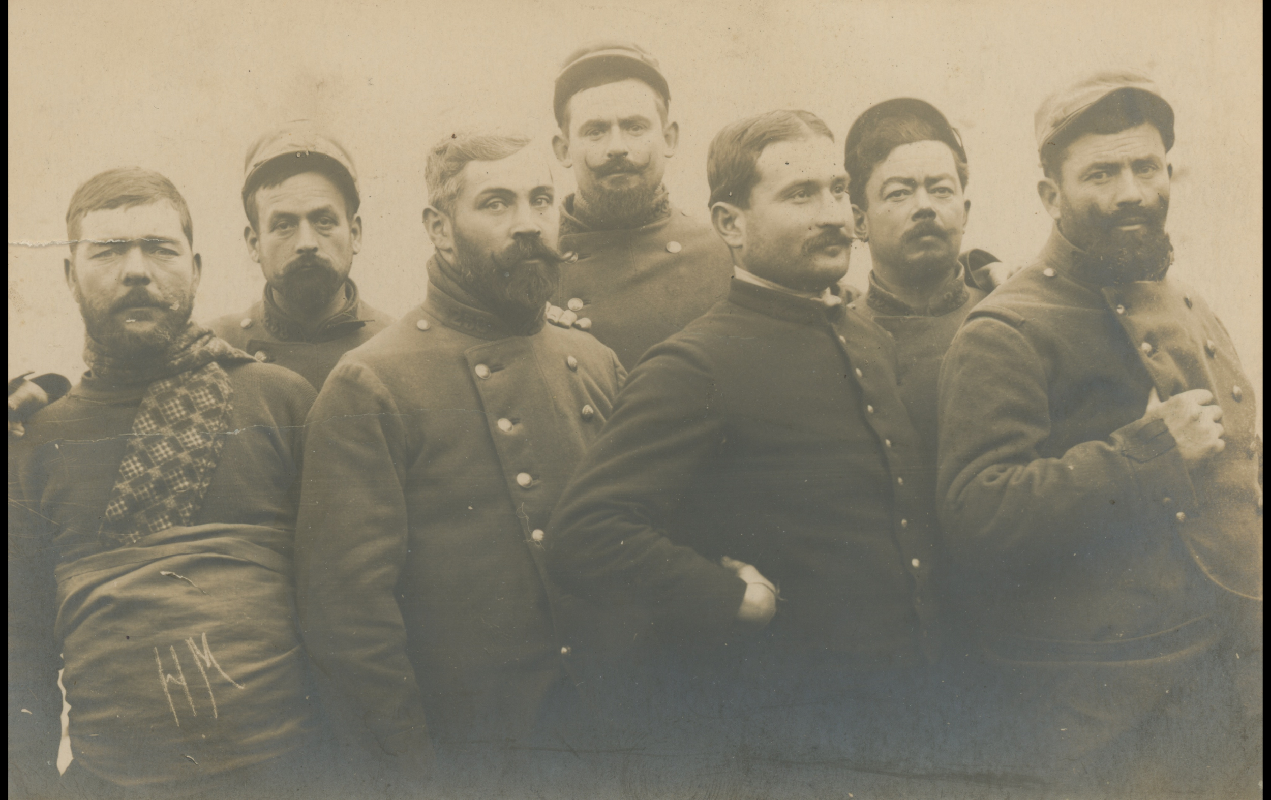 (15.8.A) Group photo of infantrymen of the 258th Infantry Regiment
Date: February 5th 1915
Location: ?
Unit: 258th Infantry Regiment
Author: André RICHARD
Present in the photo: 
1. André RICHARD (Mle 1039)
FM:  tinyurl.com/4rcx9brb 
