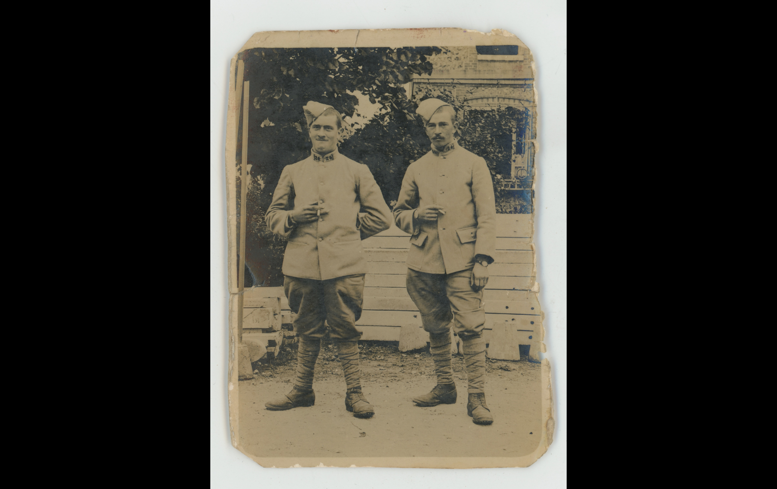 (17.18.3.A) Photo of two young infantrymen of the 24th Infantry Regiment
Date: c.1917
Location: ?
Unit: 24th Infantry Regiment
Author: ?
Present in the photo: ?