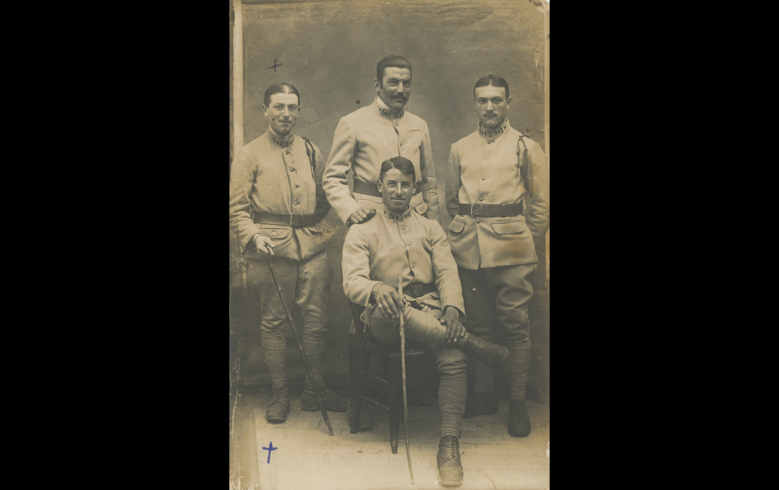 (18.13.A) Group photo of infantrymen of the 44th Infantry Regiment
Date: September 4th 1918
Location: Studio
Unit: 44th Infantry Regiment
Author: Jean BARILLET
Present in the photo: 
1. Jean BARILLET (Mle 982)
FM:  tinyurl.com/3uz8fun8 