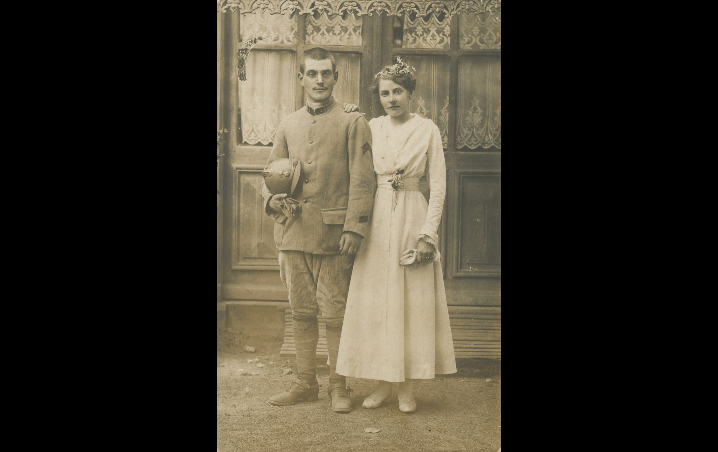 (16.30.A) Wedding day photo of Georges LEBASTARD and his wife Leontine 
Date: August 2nd 1916
Location: Nantes, France (44)
Unit: 2nd Regiment of Chasseurs à Cheval
Author: ?
Present in the photo: 
1. Georges LEBASTARD (Mle 92)
FM:  tinyurl.com/bpadz
